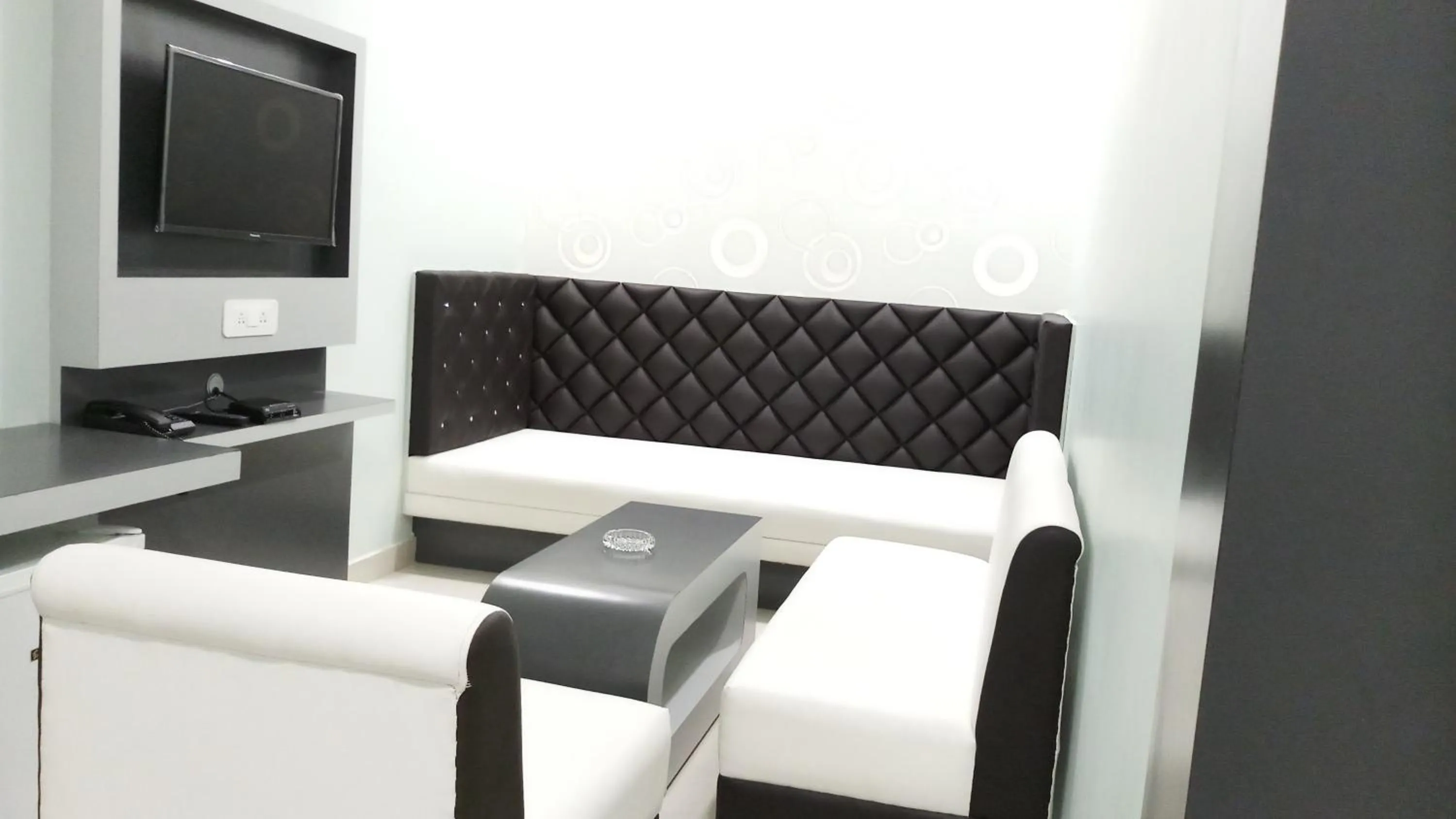 Seating area in Hotel Saayein Residency