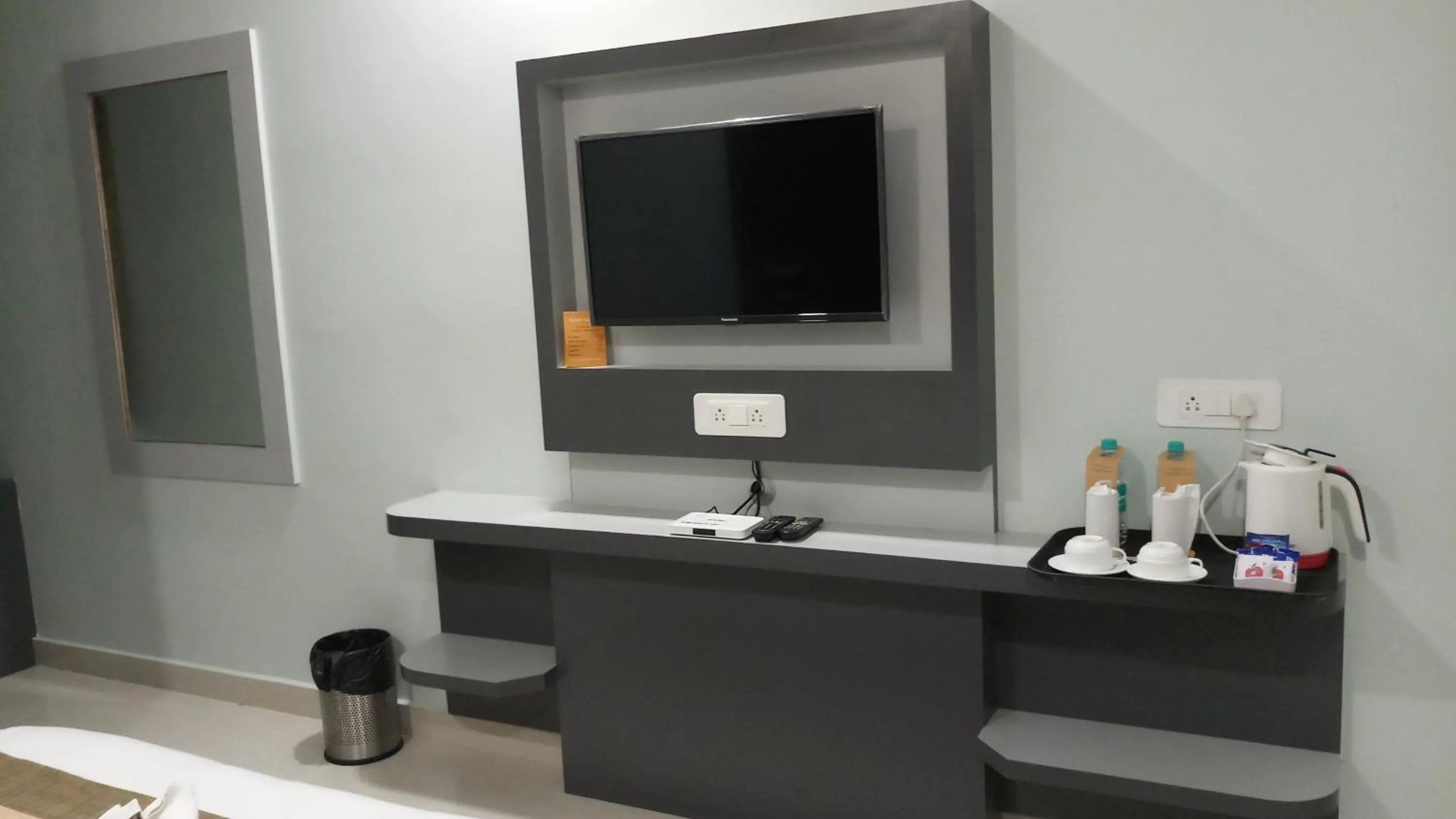 TV and multimedia in Hotel Saayein Residency