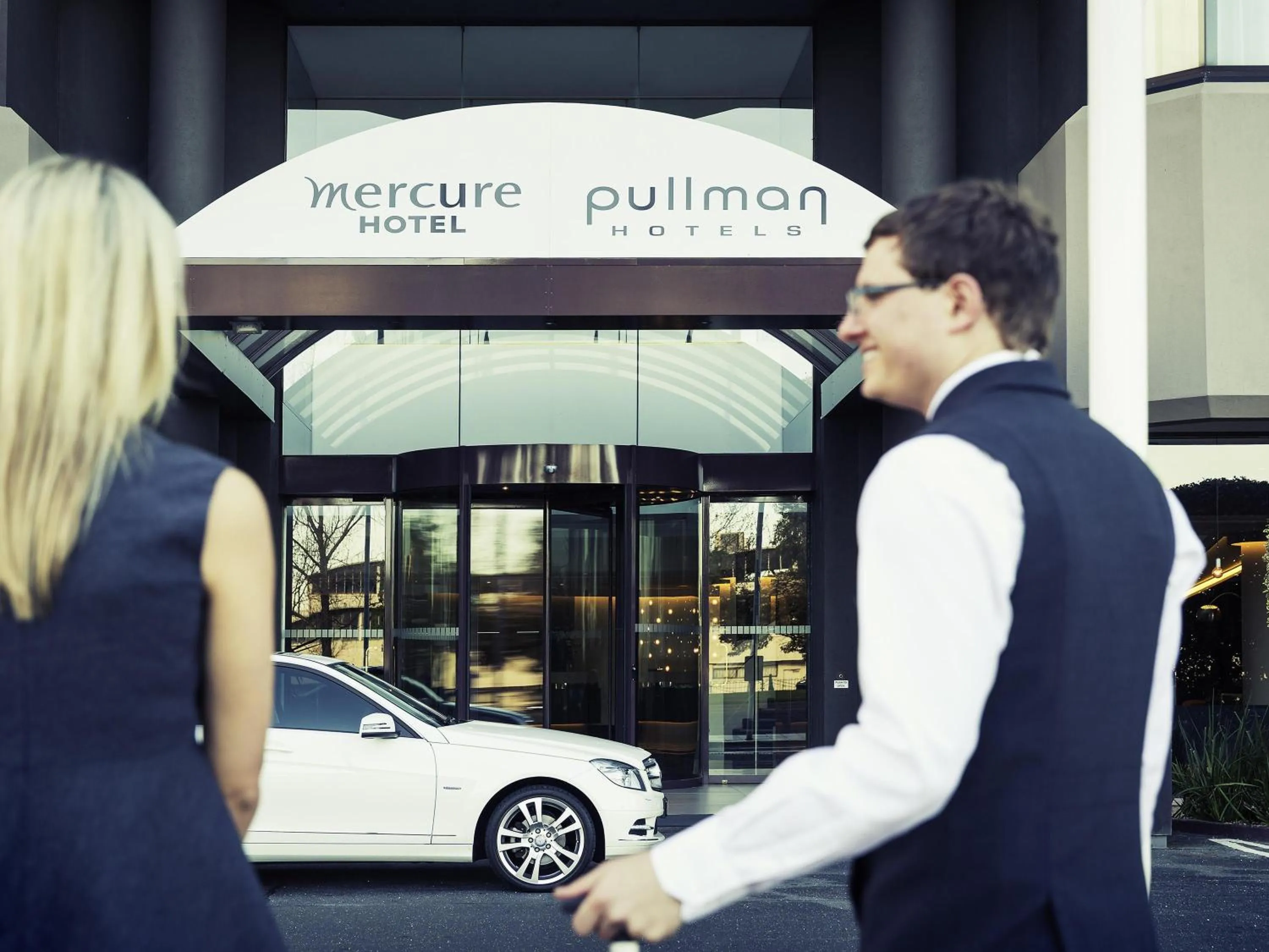 Property building in Mercure Melbourne Albert Park