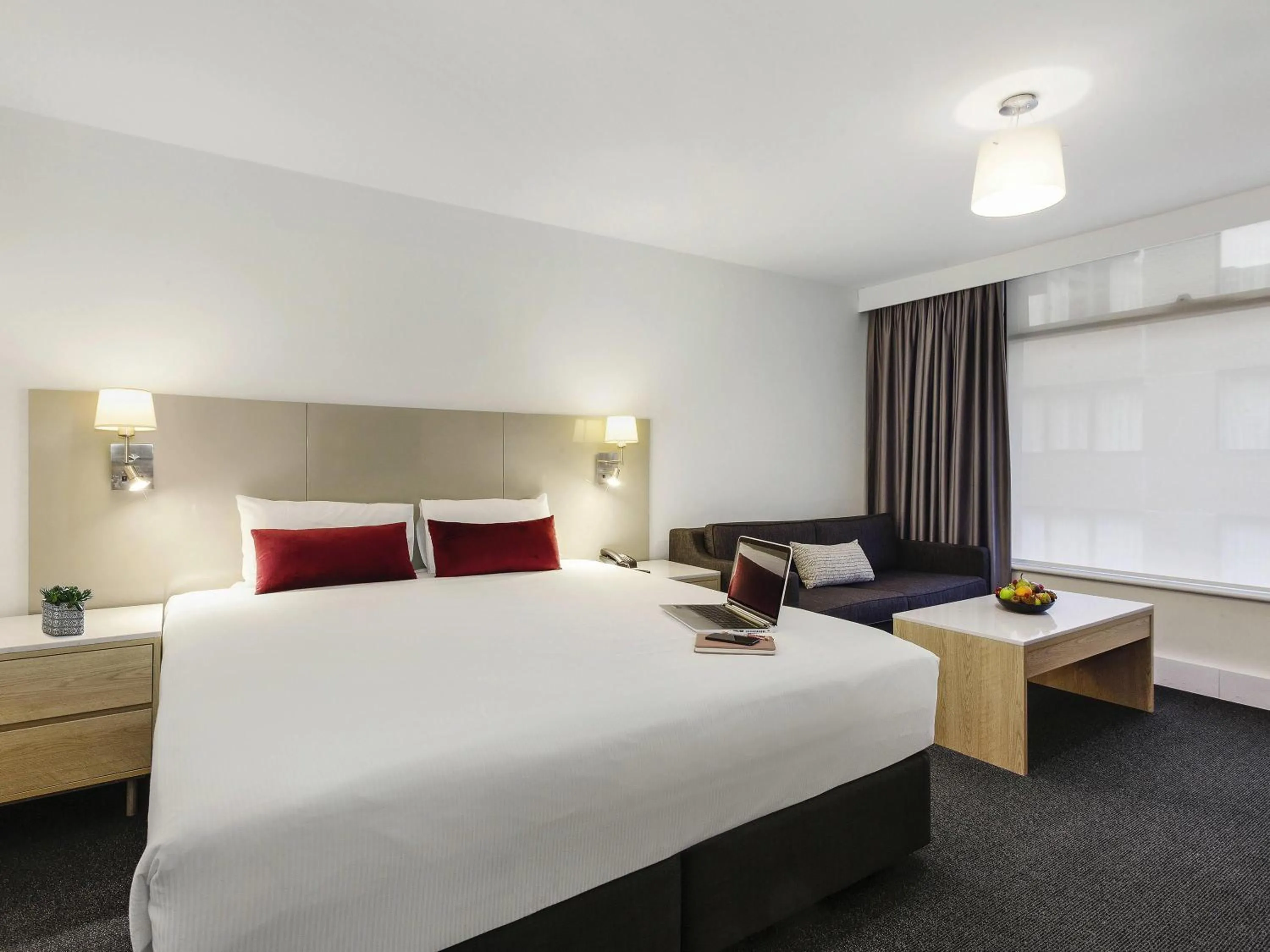 Standard King Room in Mercure Melbourne Albert Park