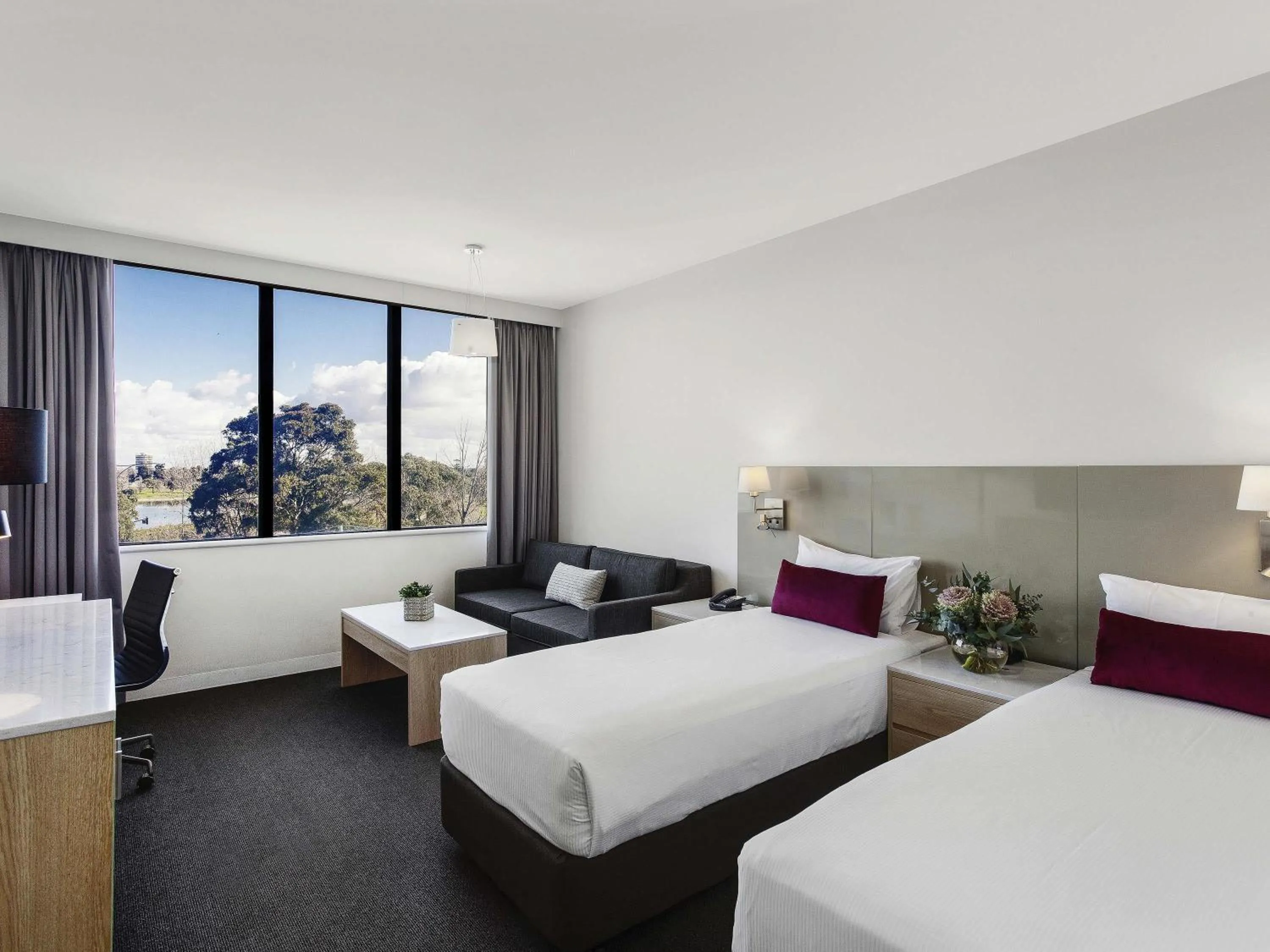 Bedroom, Bed in Mercure Melbourne Albert Park