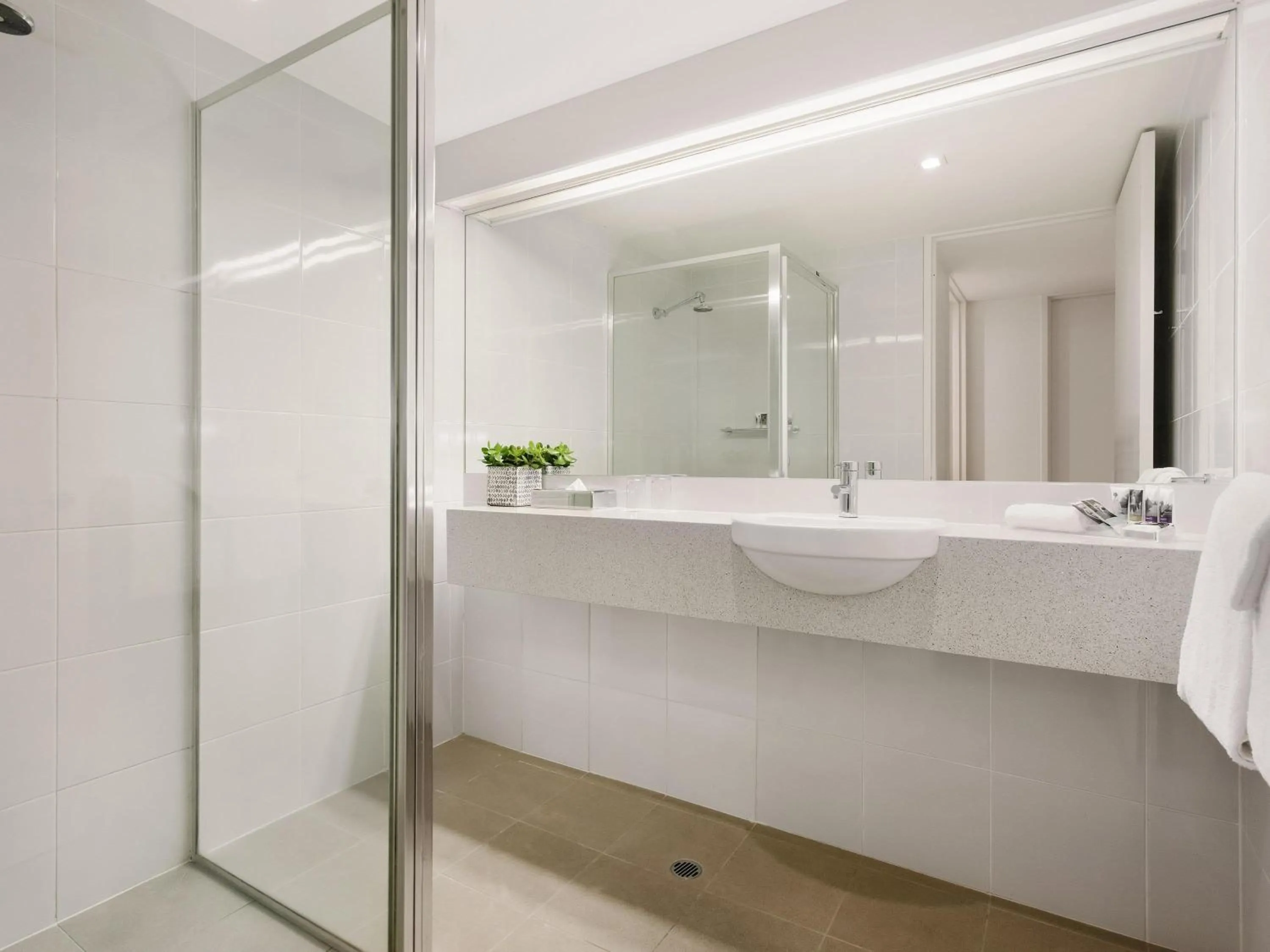 Bedroom in Mercure Melbourne Albert Park