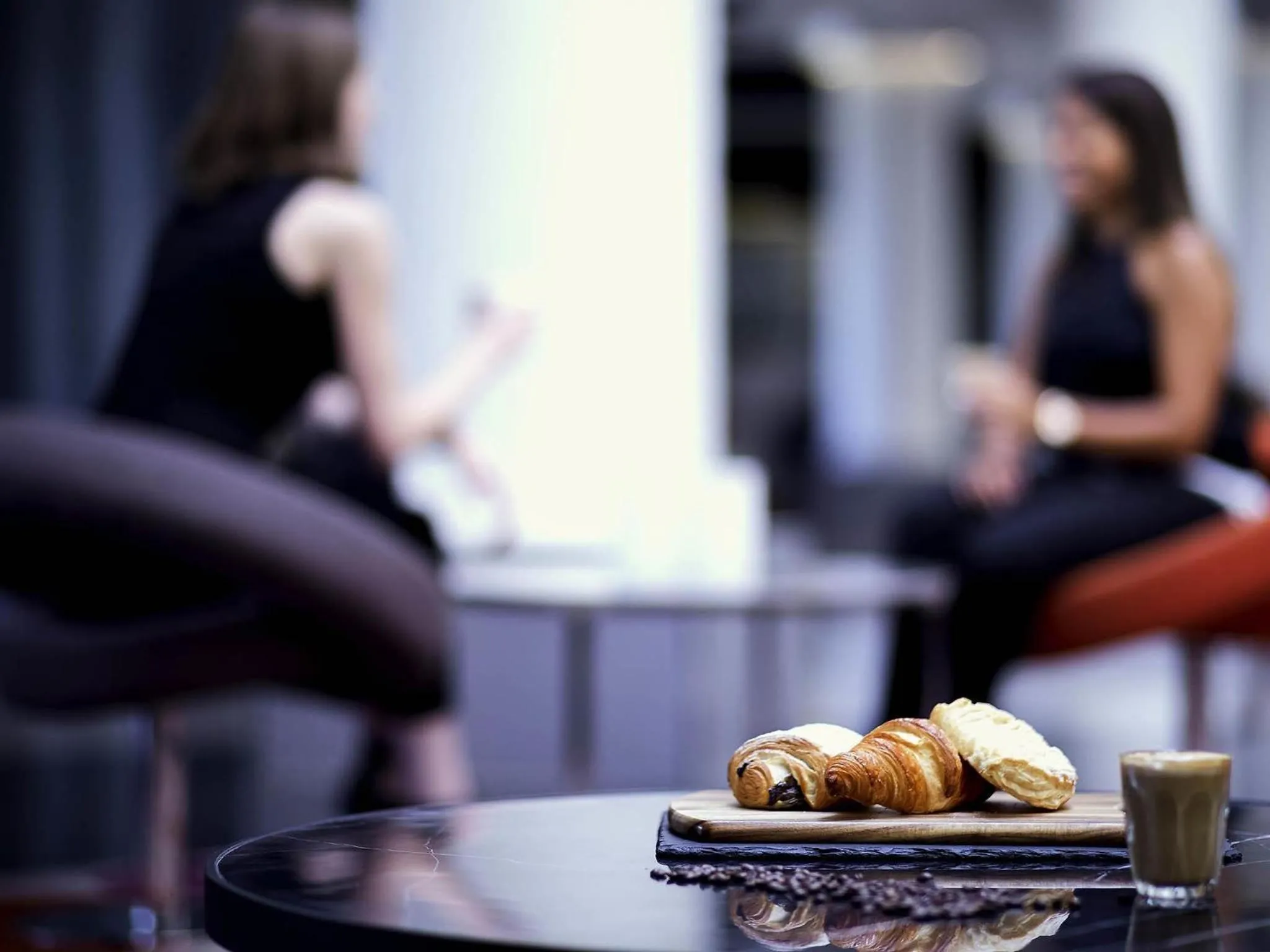 Lounge or bar in Mercure Melbourne Albert Park