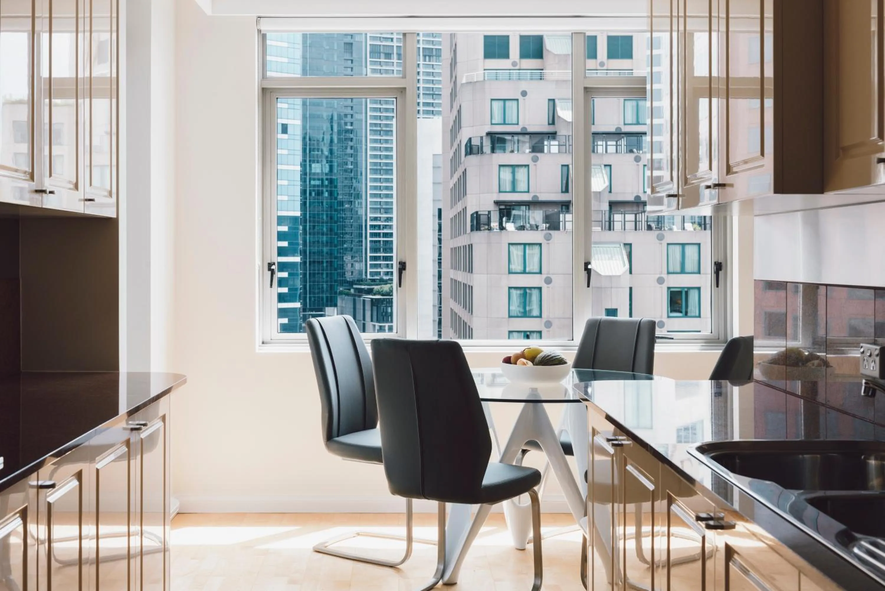 Dining area in Quay West Suites Melbourne