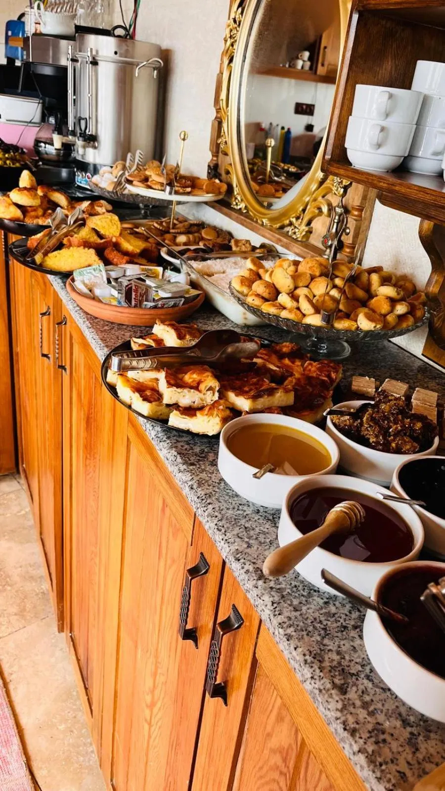 Breakfast in Caftan Cave Suites