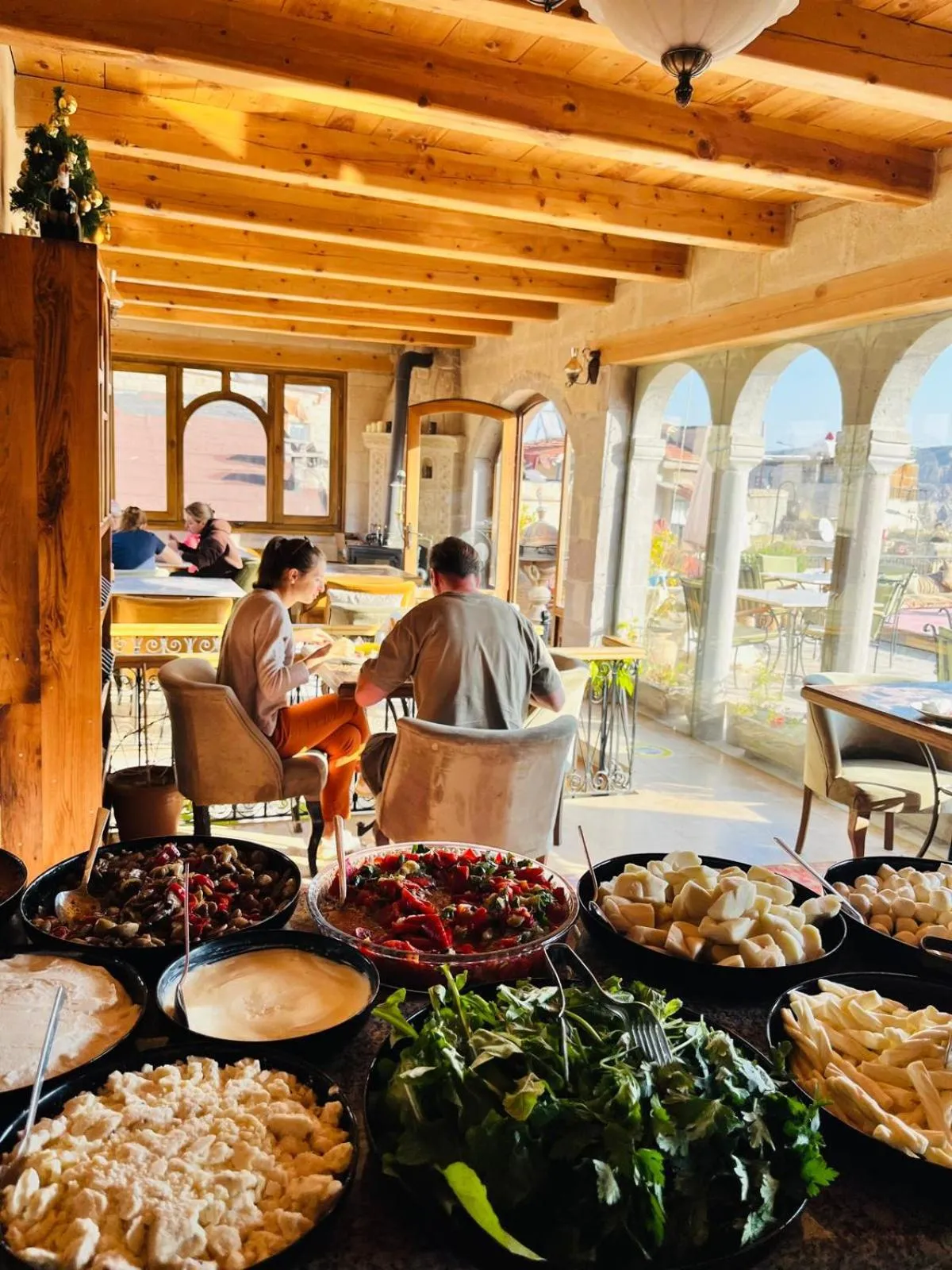 Restaurant/places to eat in Caftan Cave Suites