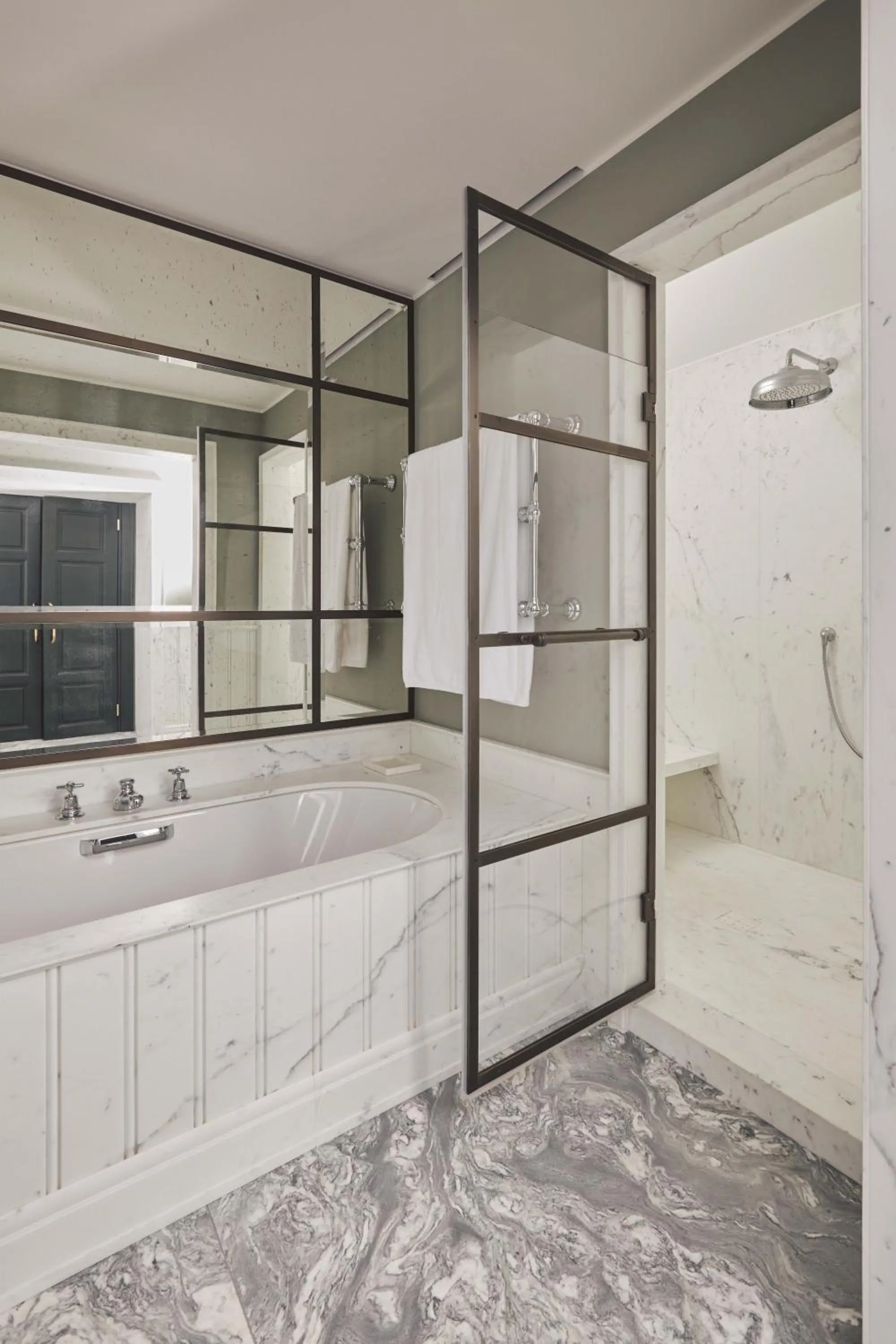 Bathroom, Bed in Villa San Michele, A Belmond Hotel, Florence