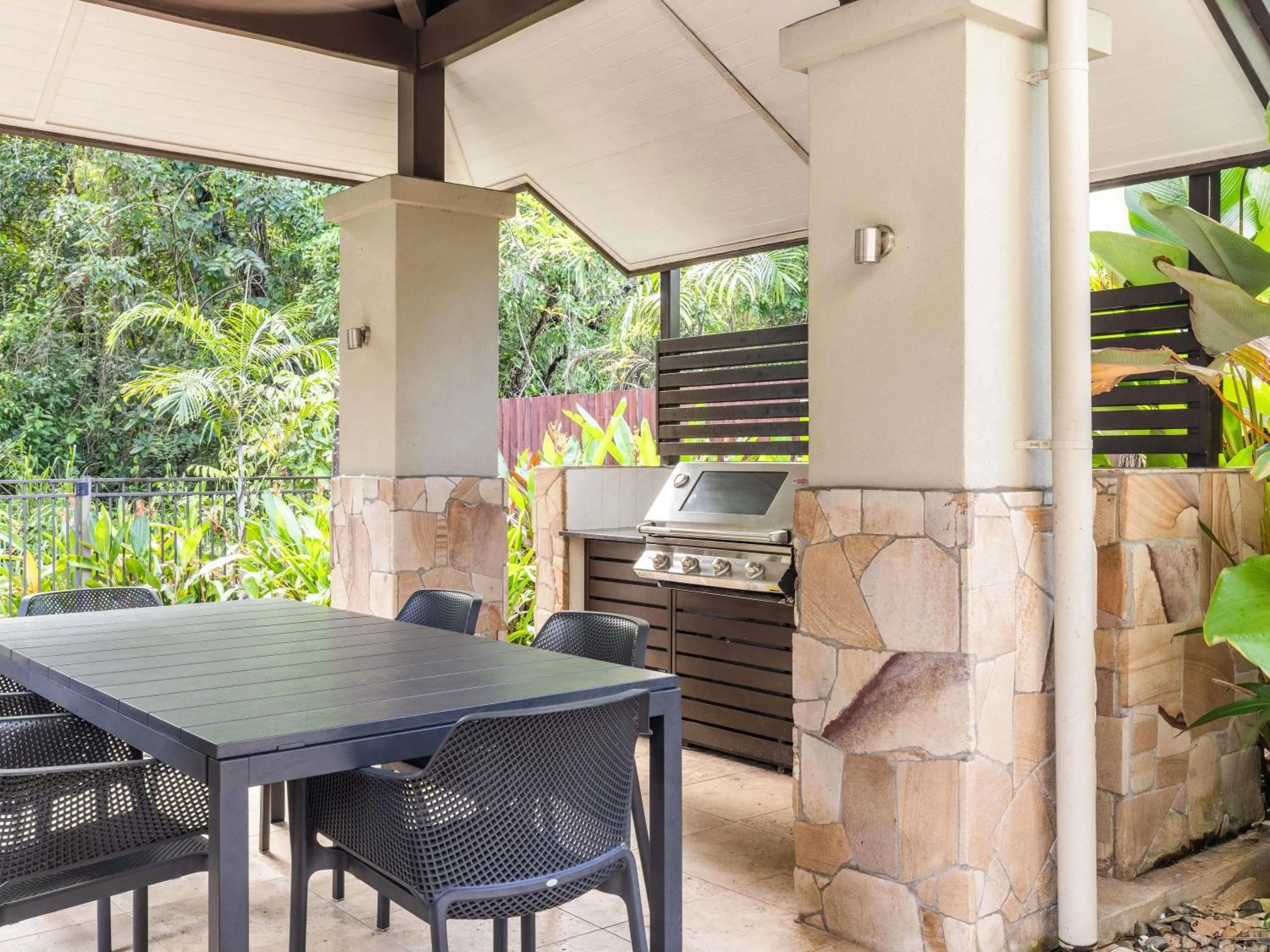 Bedroom in Pullman Port Douglas Sea Temple Resort and Spa