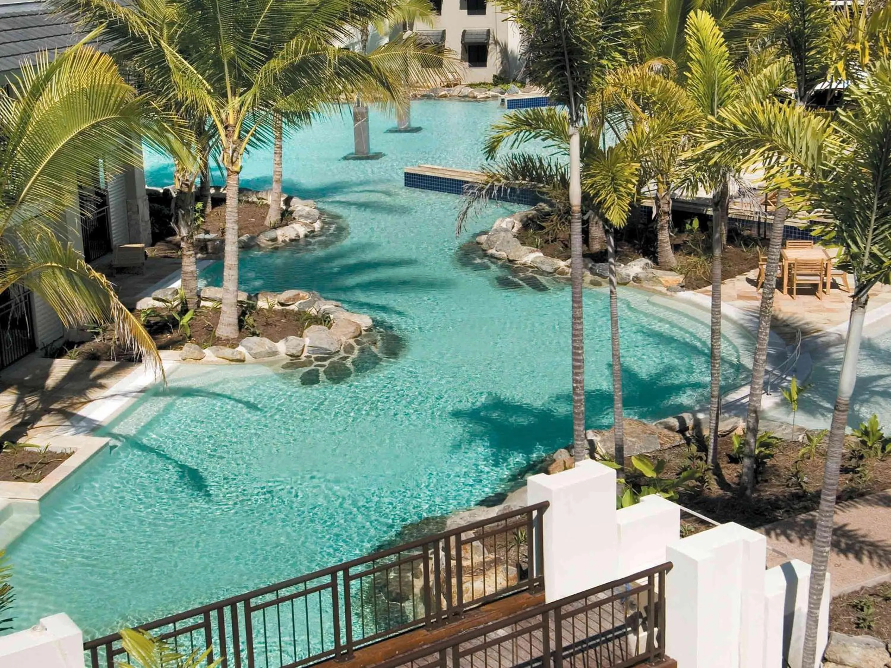 Lounge or bar in Pullman Port Douglas Sea Temple Resort and Spa