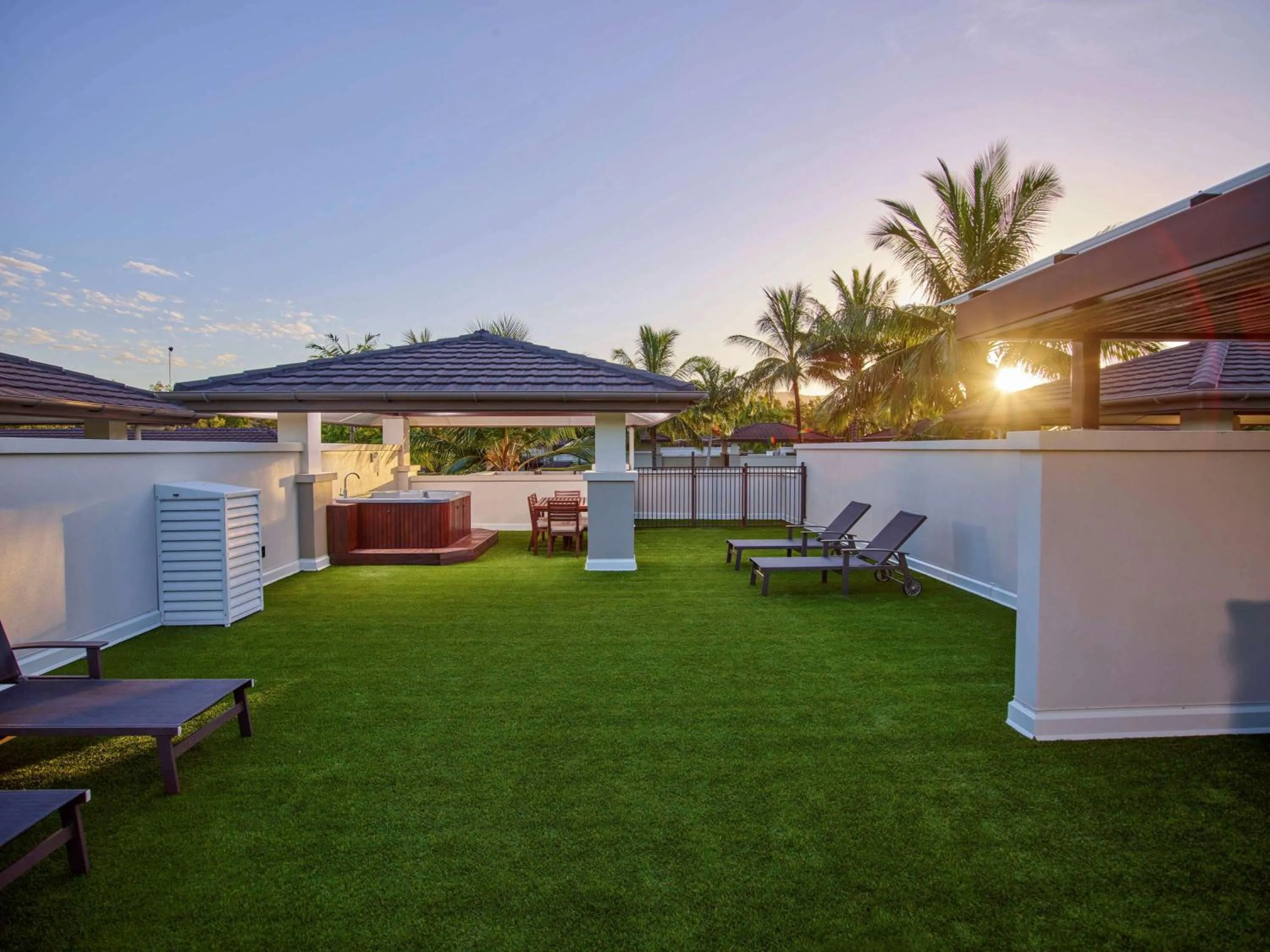 Hot Tub in Pullman Port Douglas Sea Temple Resort and Spa