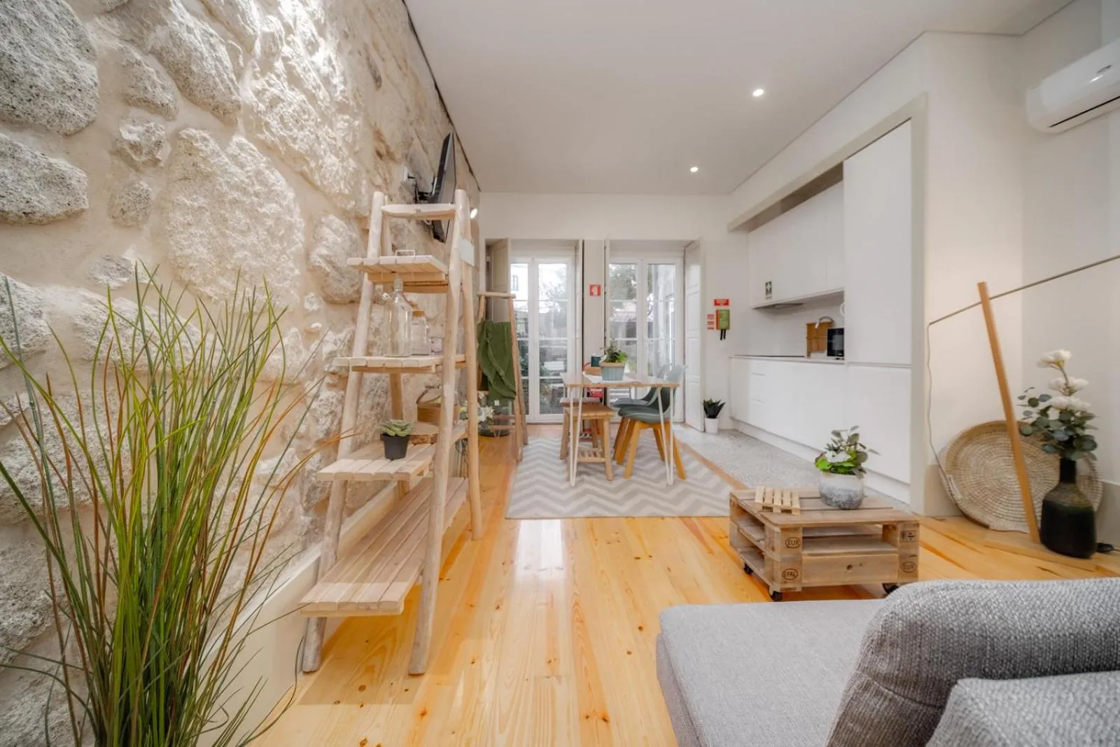 Nomad's Bonjardim City Flats