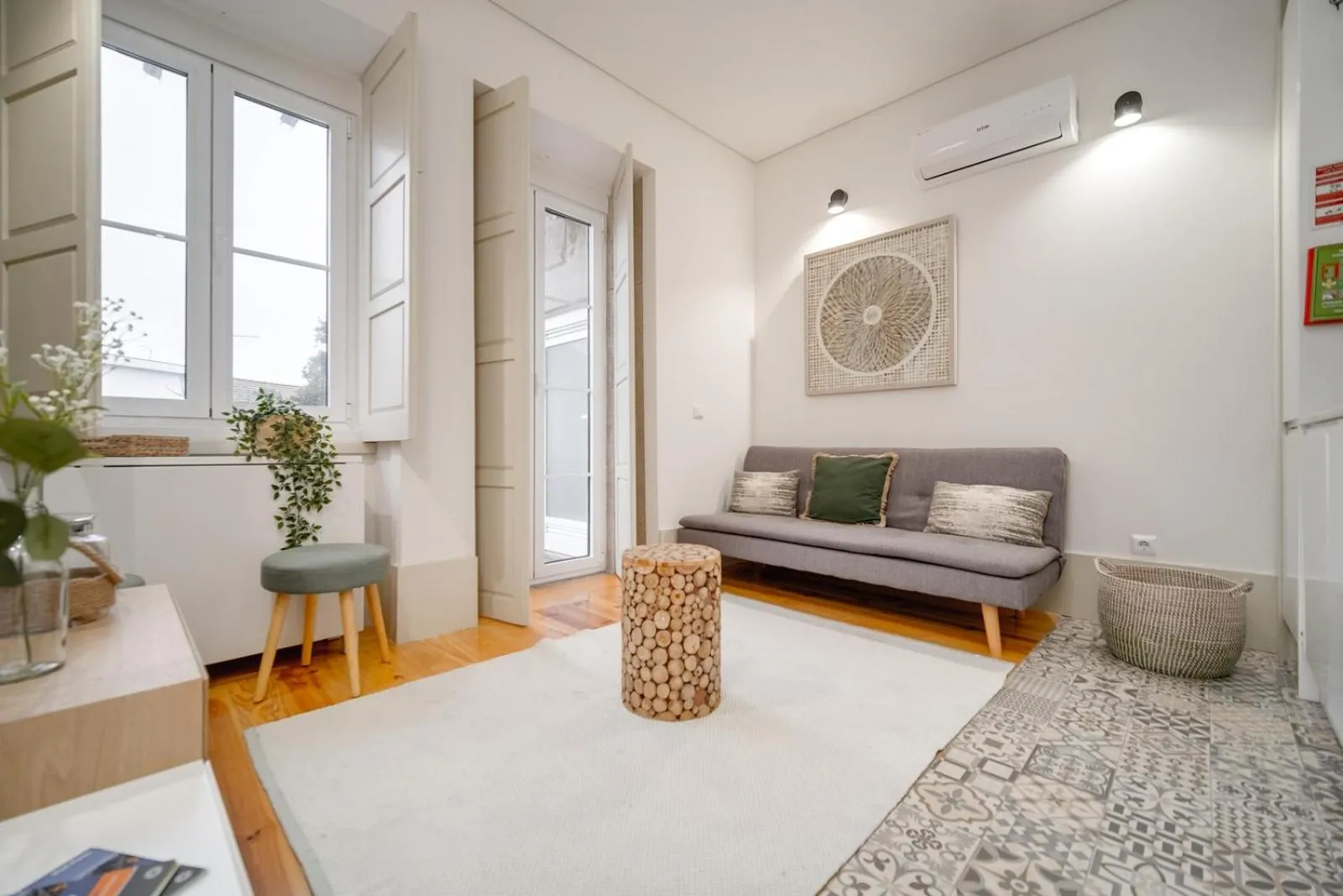 Apartment with Balcony in Nomad's Bonjardim City Flats