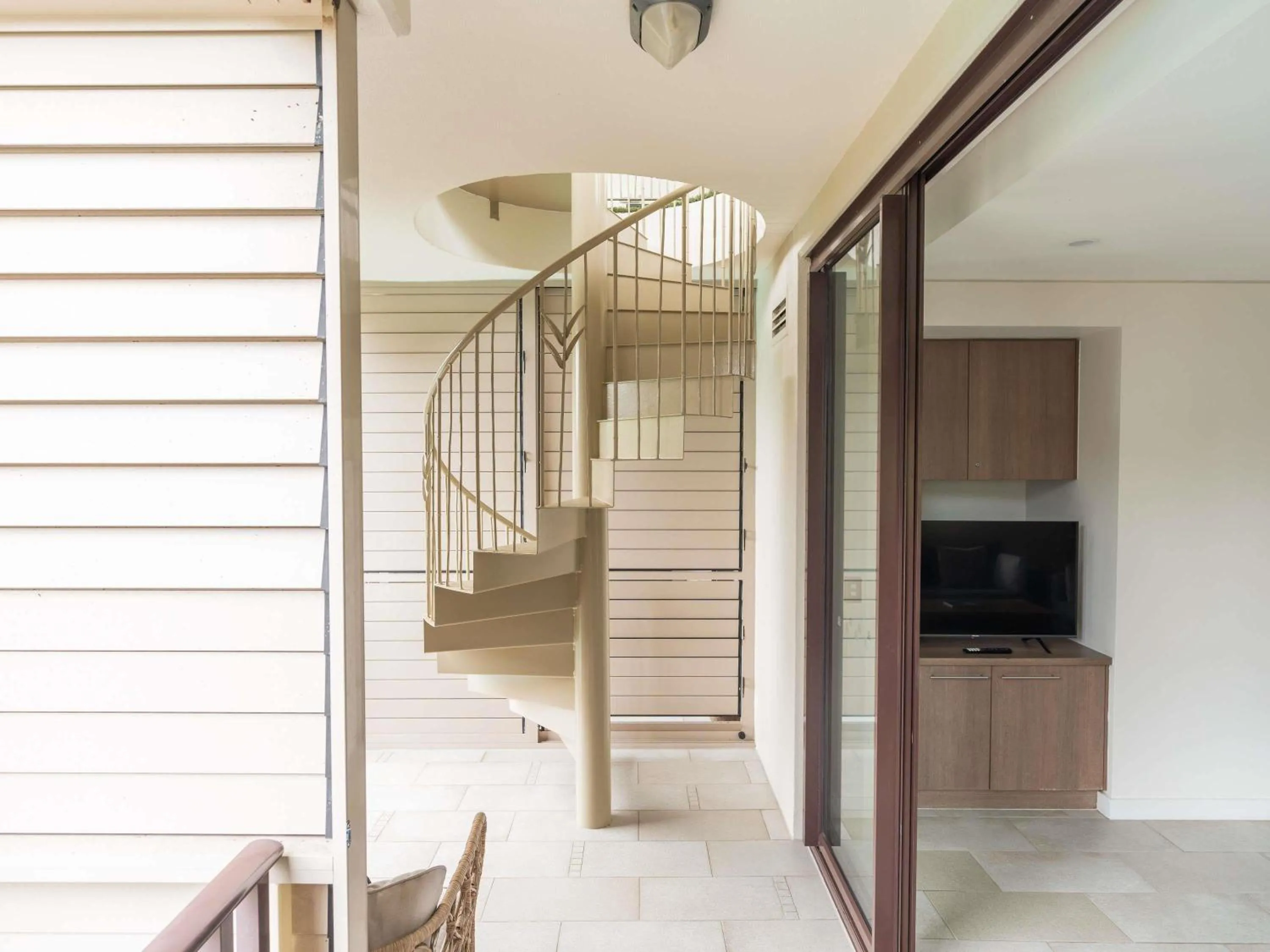 Bedroom in Pullman Palm Cove Sea Temple Resort & Spa