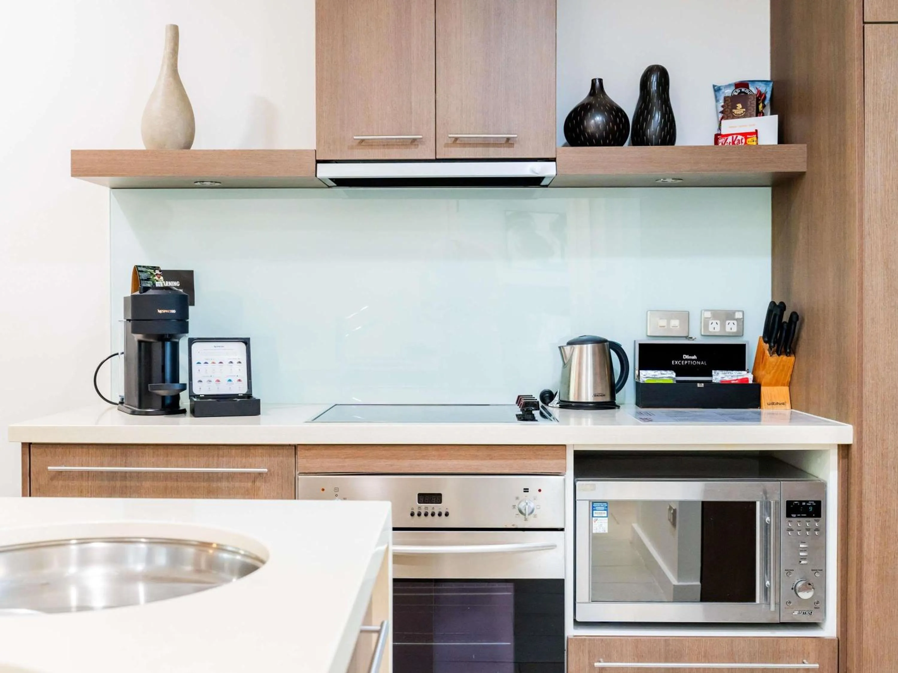 Bedroom in Pullman Palm Cove Sea Temple Resort & Spa