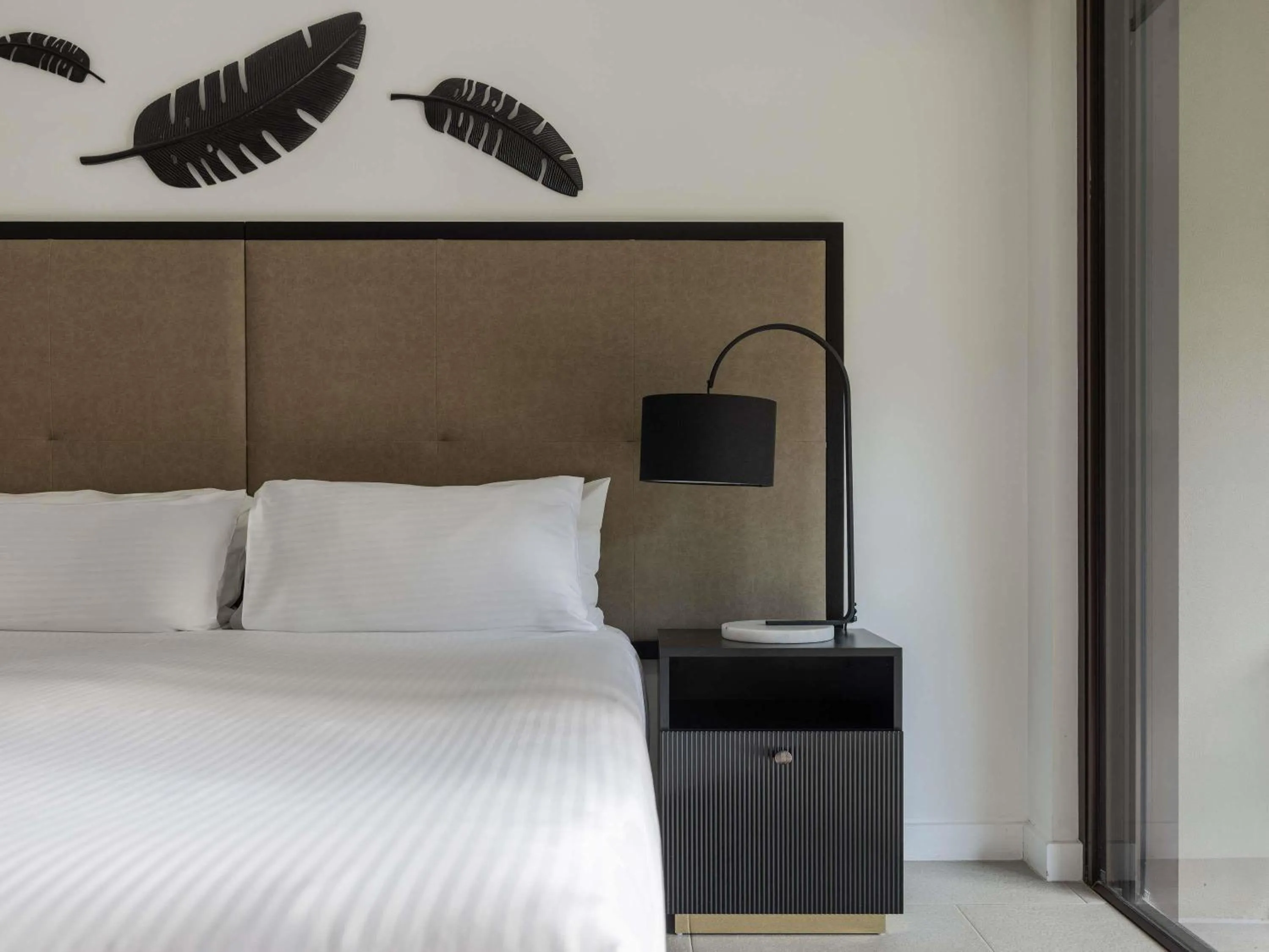 Bedroom, Bed in Pullman Palm Cove Sea Temple Resort & Spa