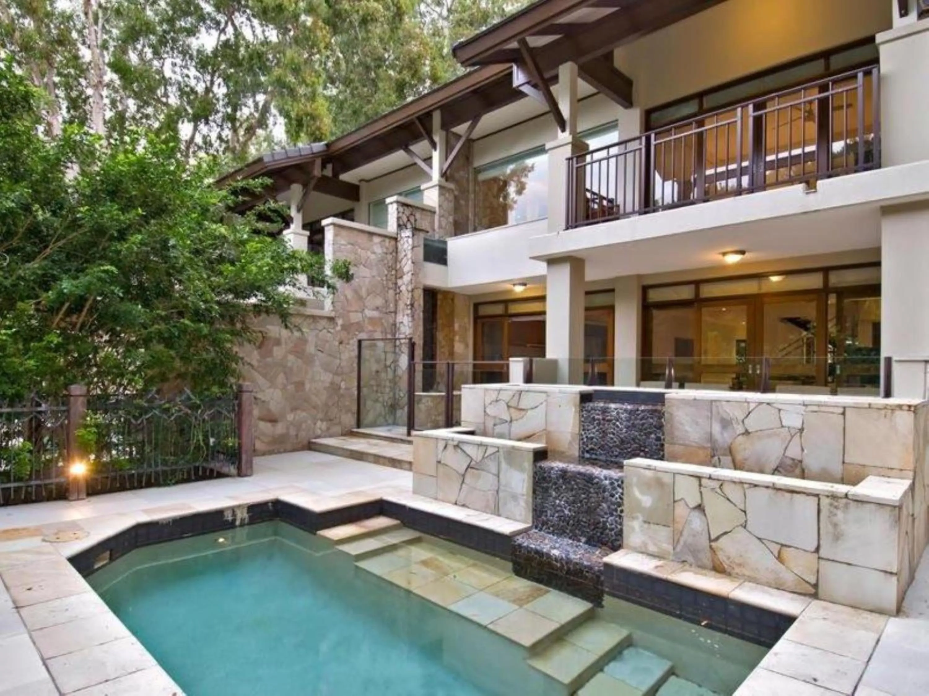 Swimming pool in Pullman Palm Cove Sea Temple Resort & Spa