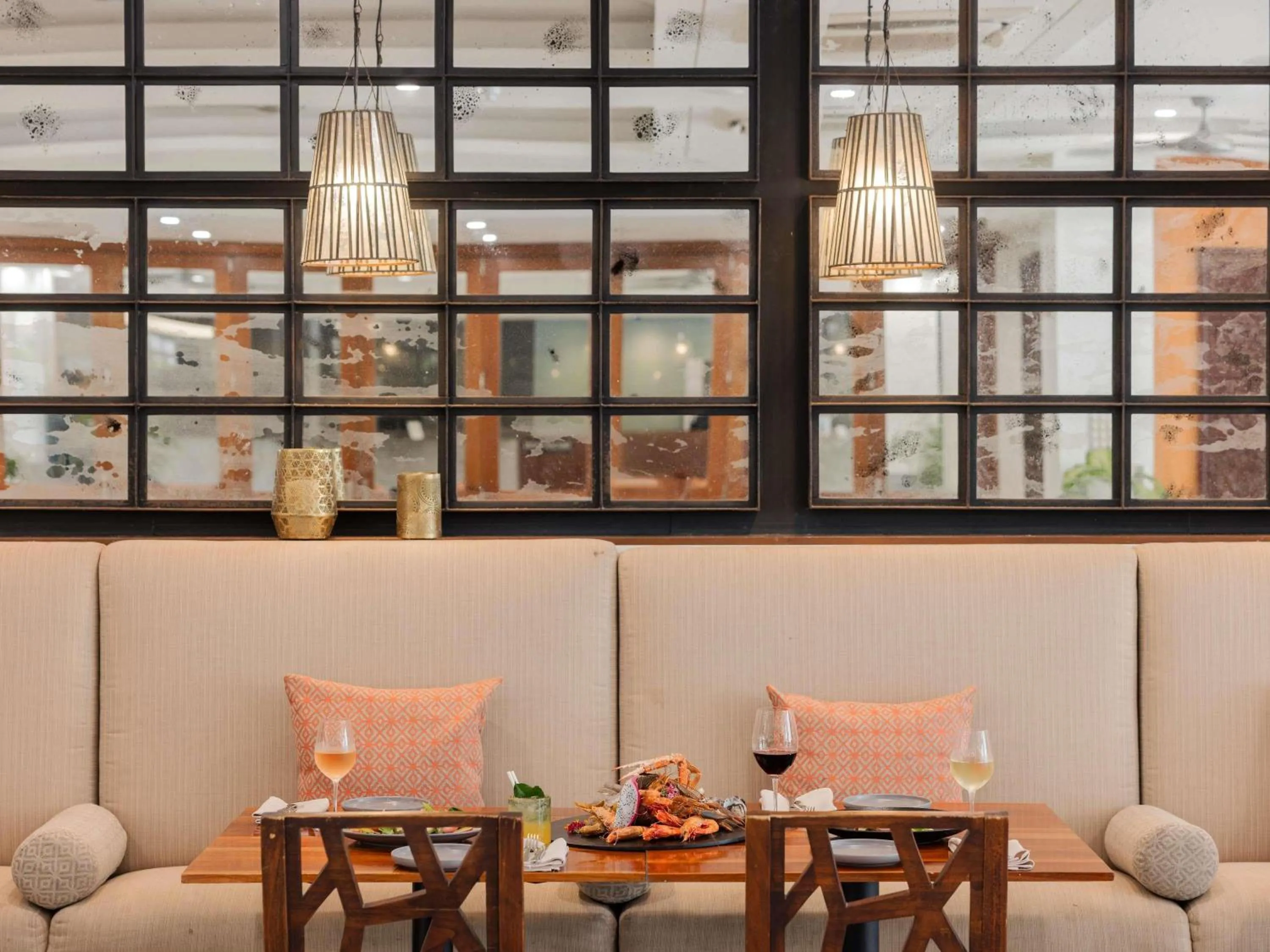 Property building in Pullman Palm Cove Sea Temple Resort & Spa