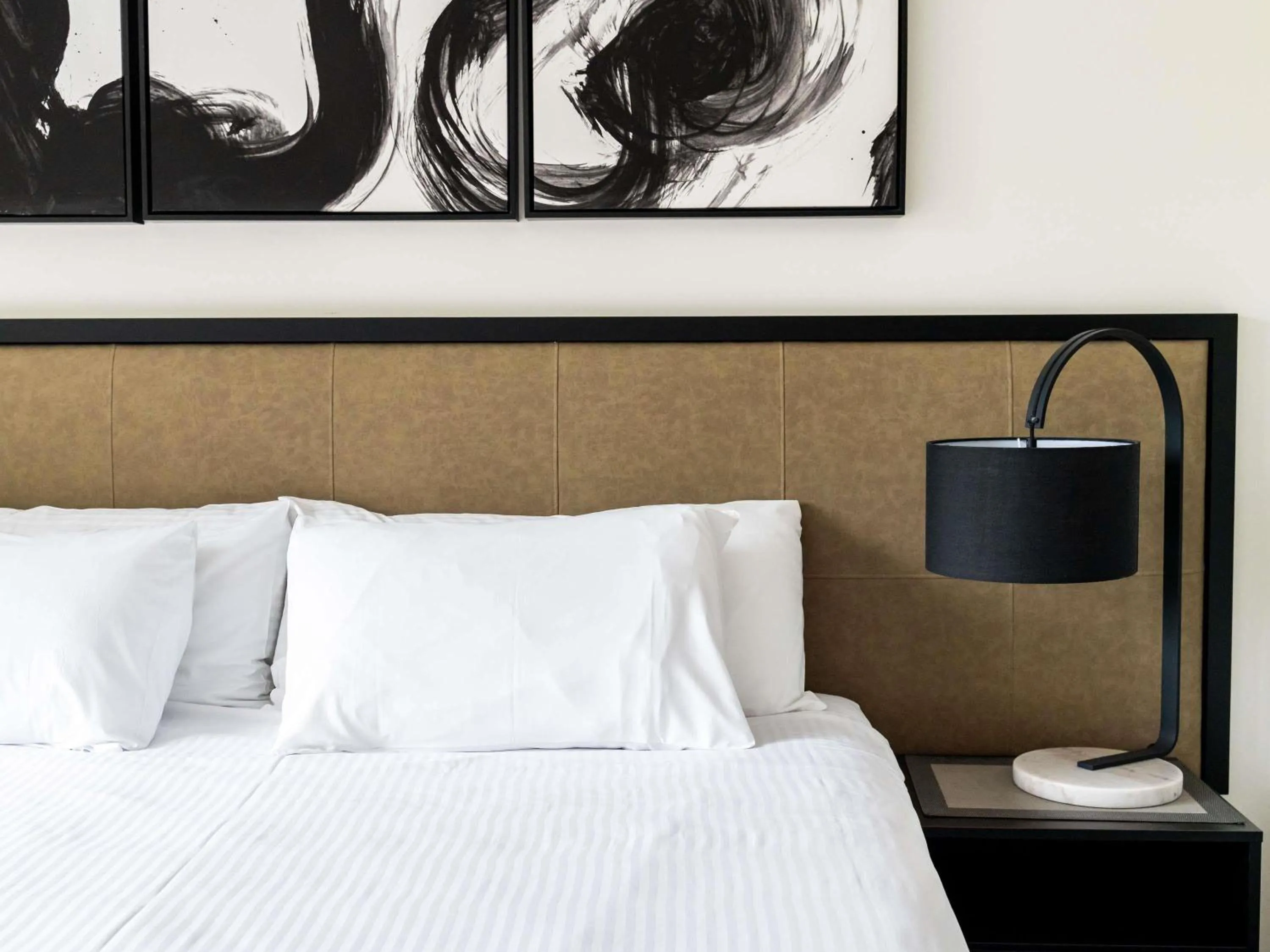 Bedroom, Bed in Pullman Palm Cove Sea Temple Resort & Spa