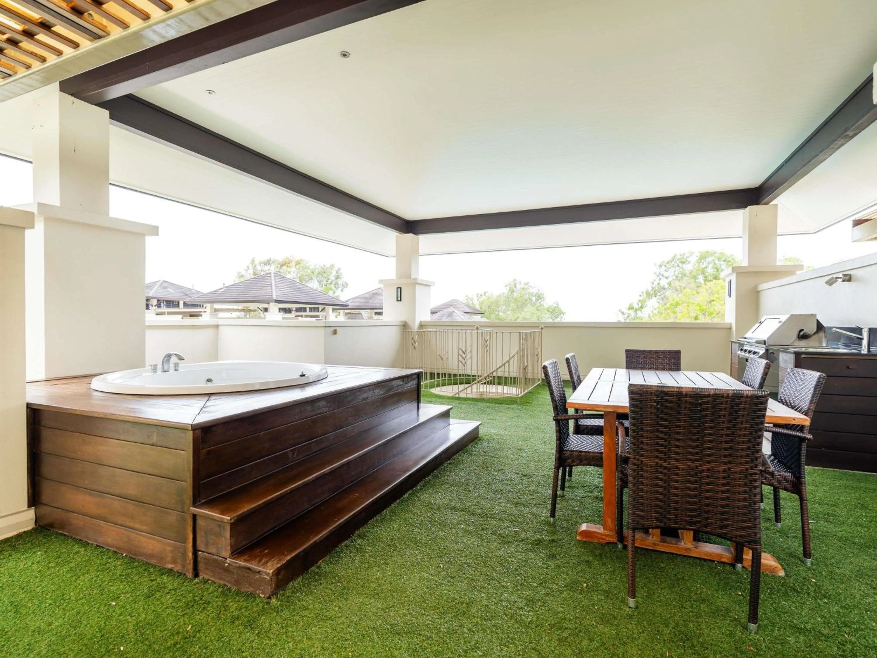Bedroom in Pullman Palm Cove Sea Temple Resort & Spa
