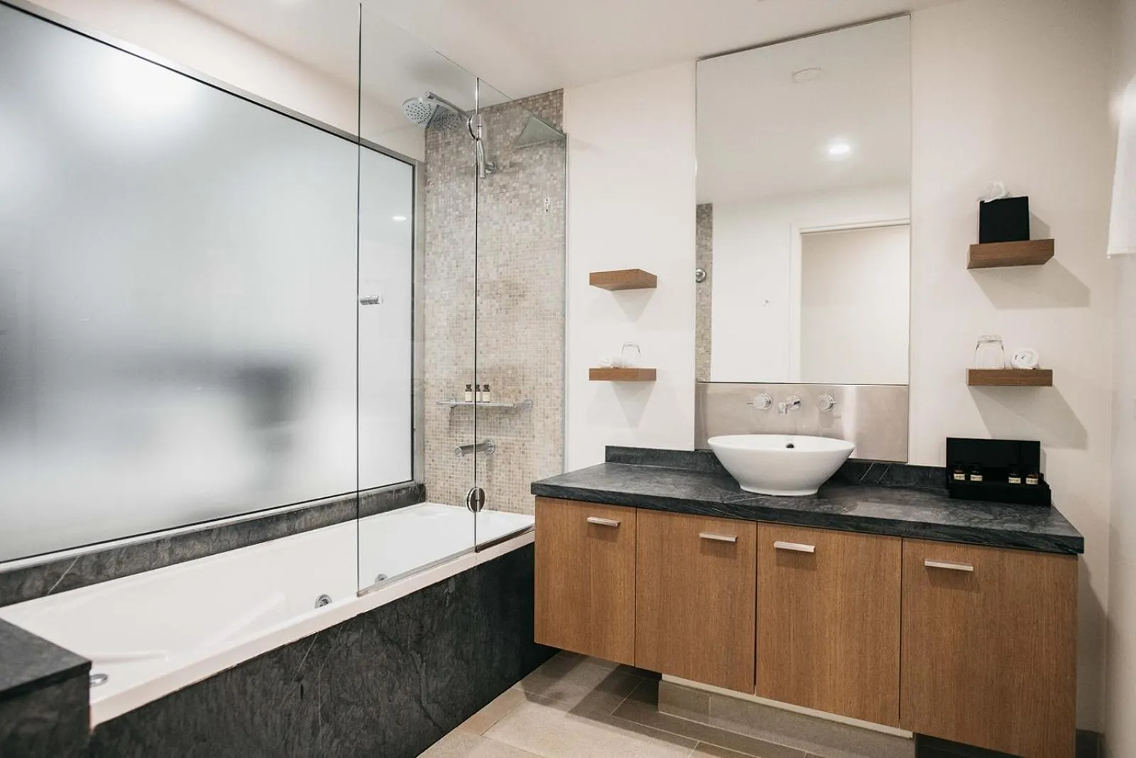 Bathroom in Pullman Palm Cove Sea Temple Resort & Spa