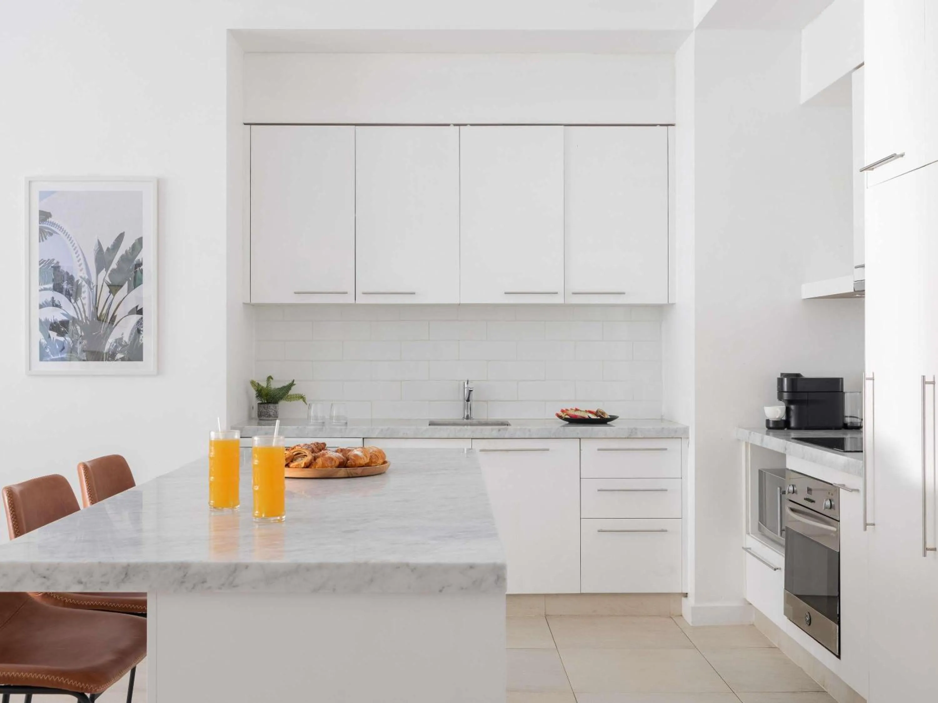 Bedroom in Pullman Palm Cove Sea Temple Resort & Spa