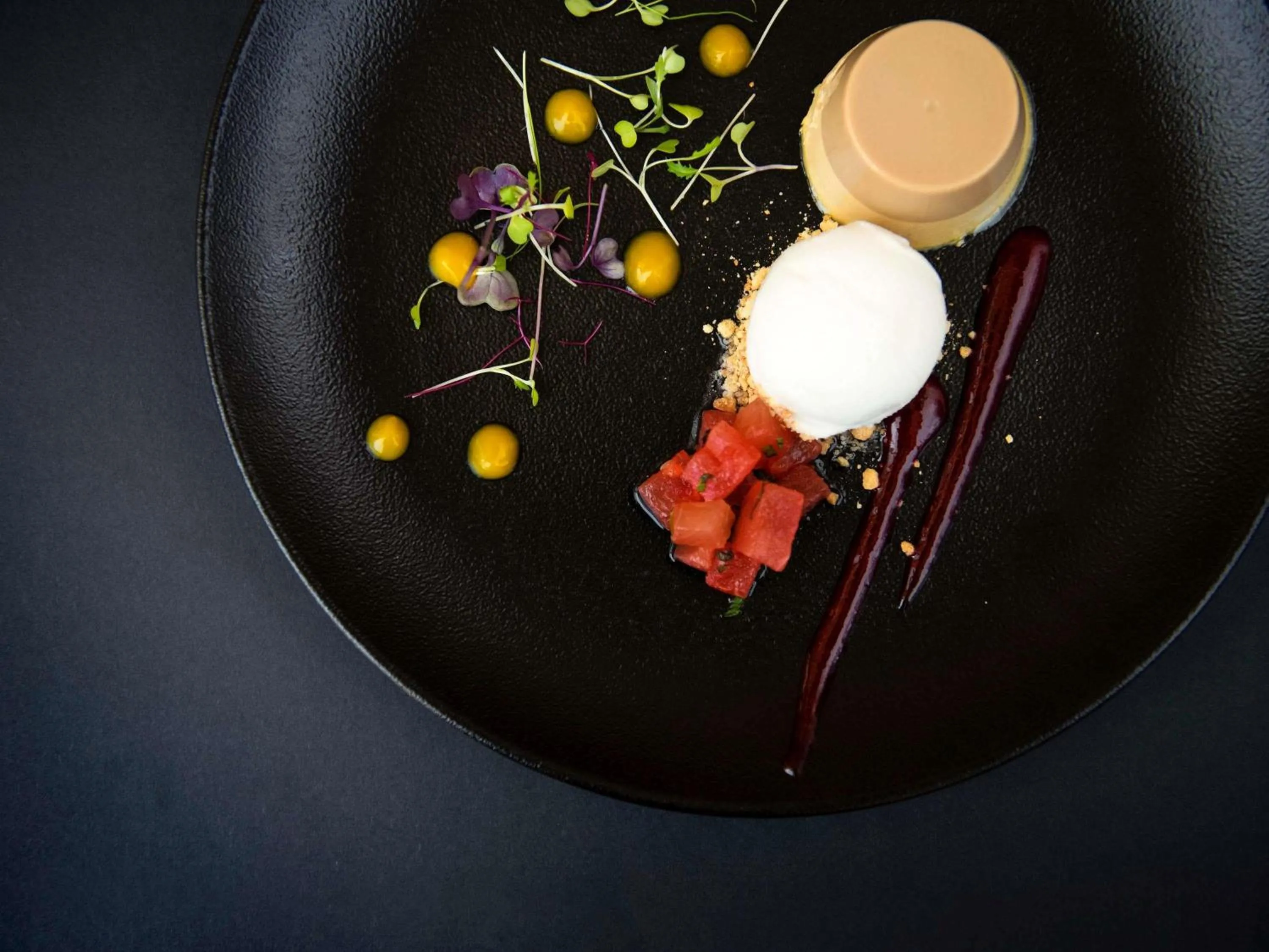 Restaurant/places to eat in Pullman Palm Cove Sea Temple Resort & Spa