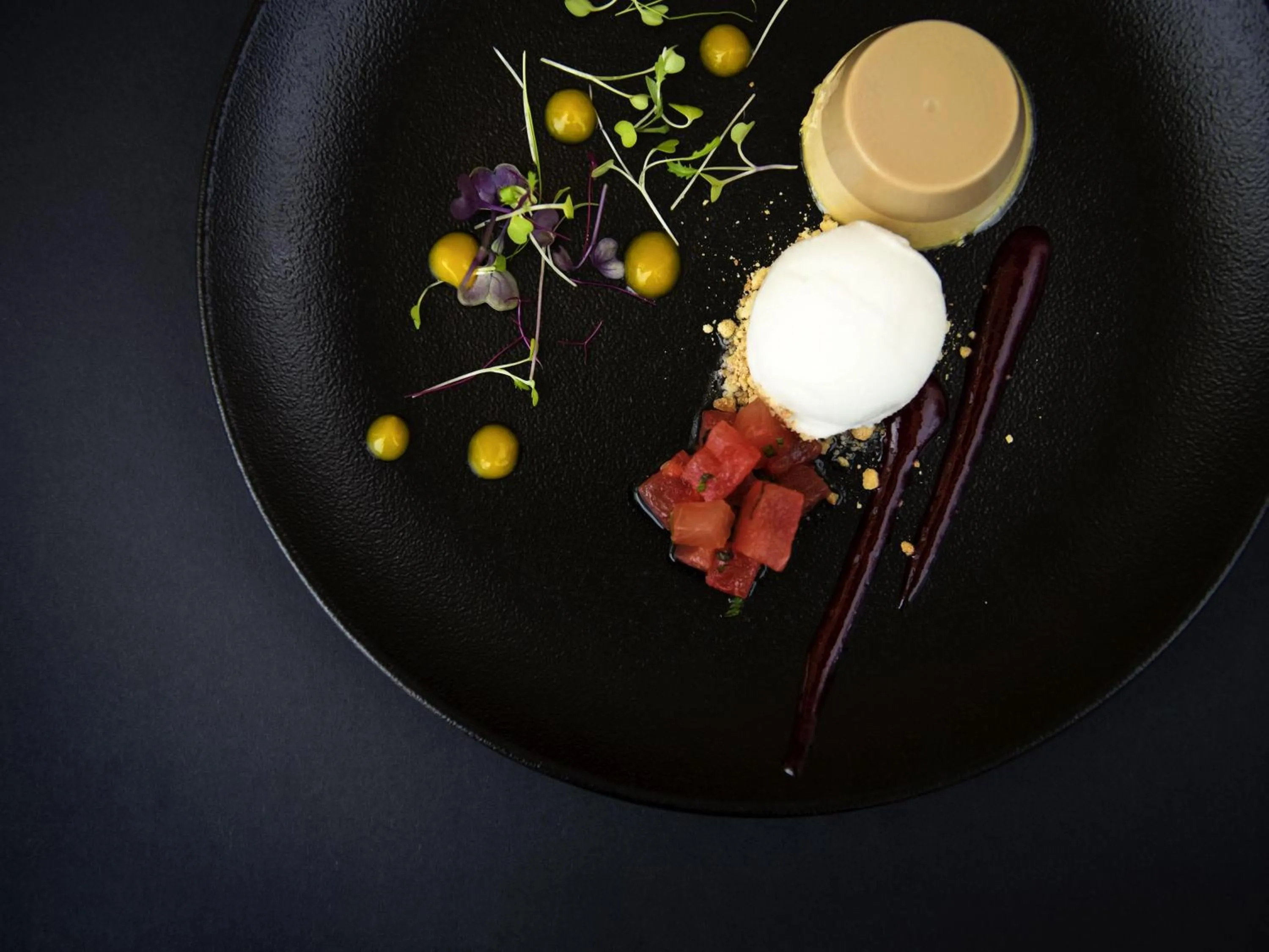 Restaurant/places to eat in Pullman Palm Cove Sea Temple Resort & Spa