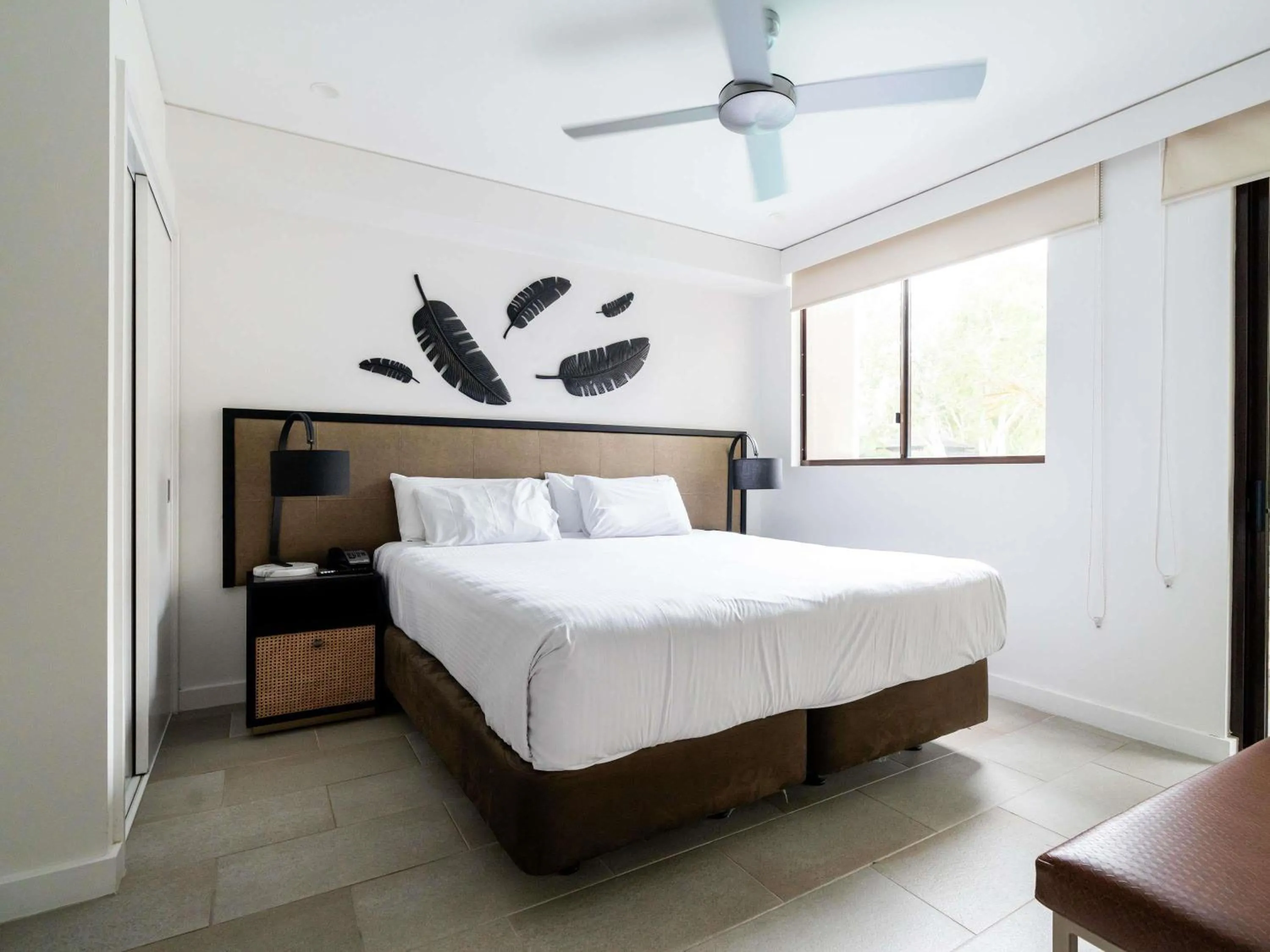 Bedroom, Bed in Pullman Palm Cove Sea Temple Resort & Spa