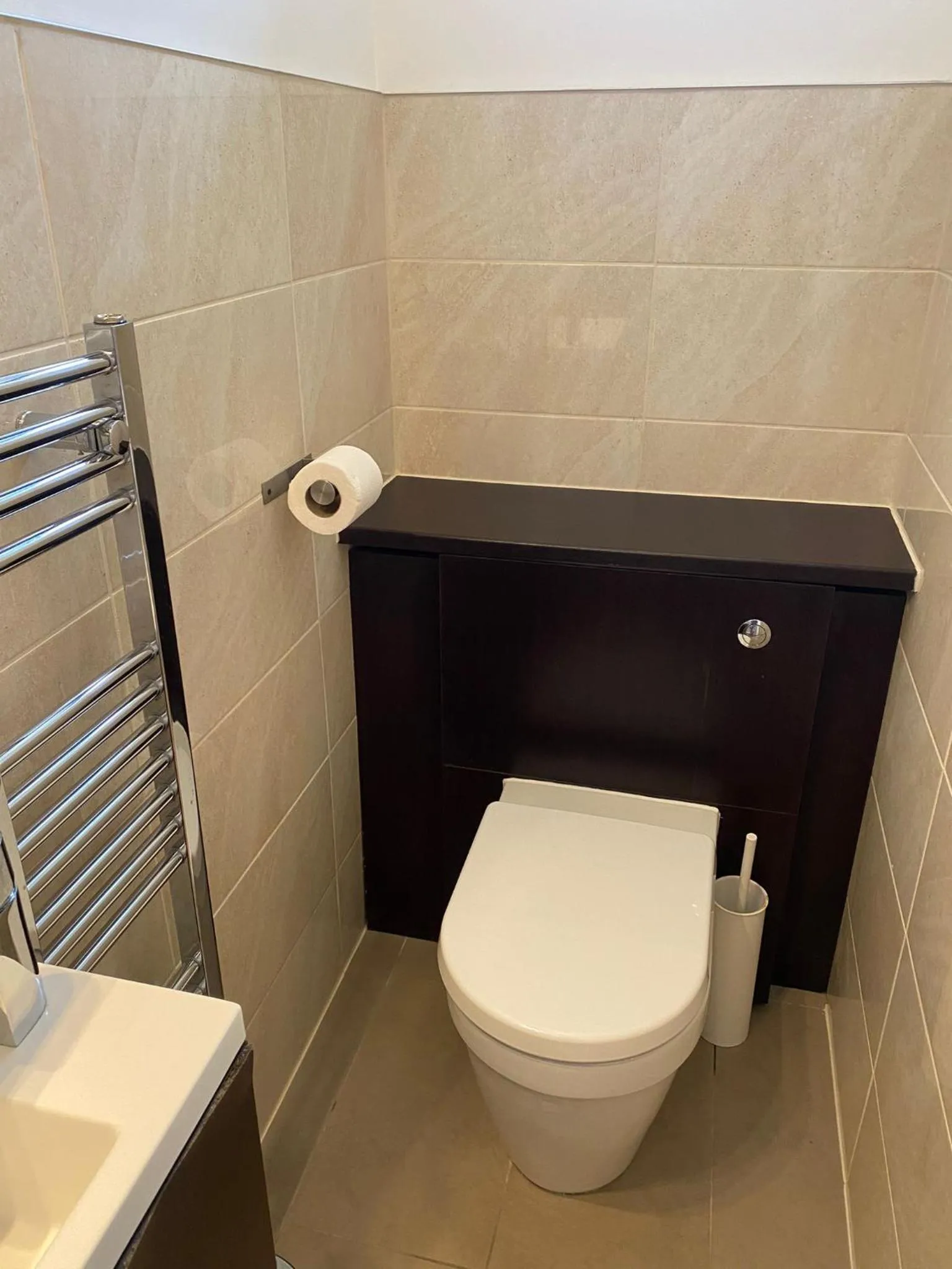 Bathroom in Lyall Apartment Hotel