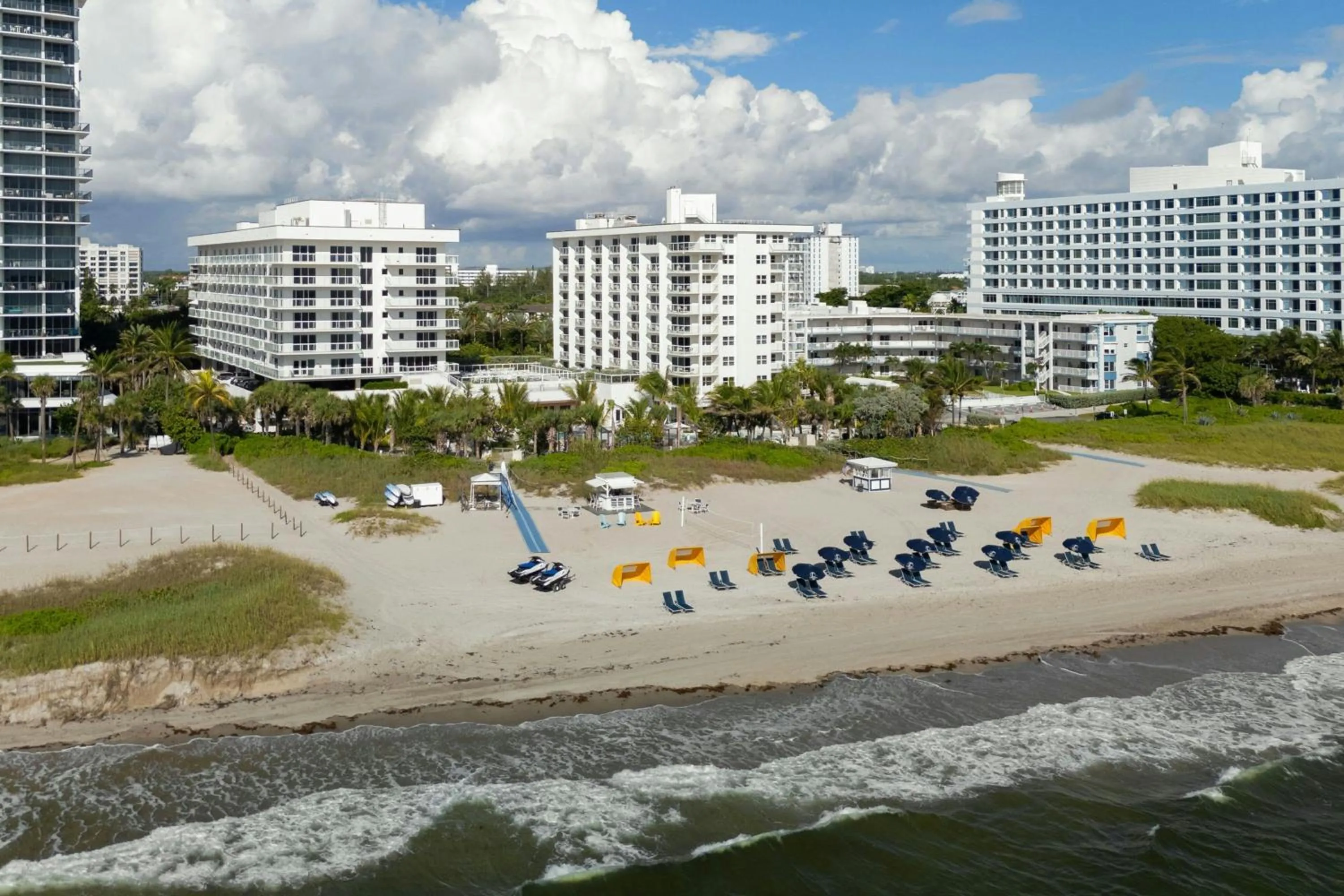 Property building in Fort Lauderdale Marriott Pompano Beach Resort