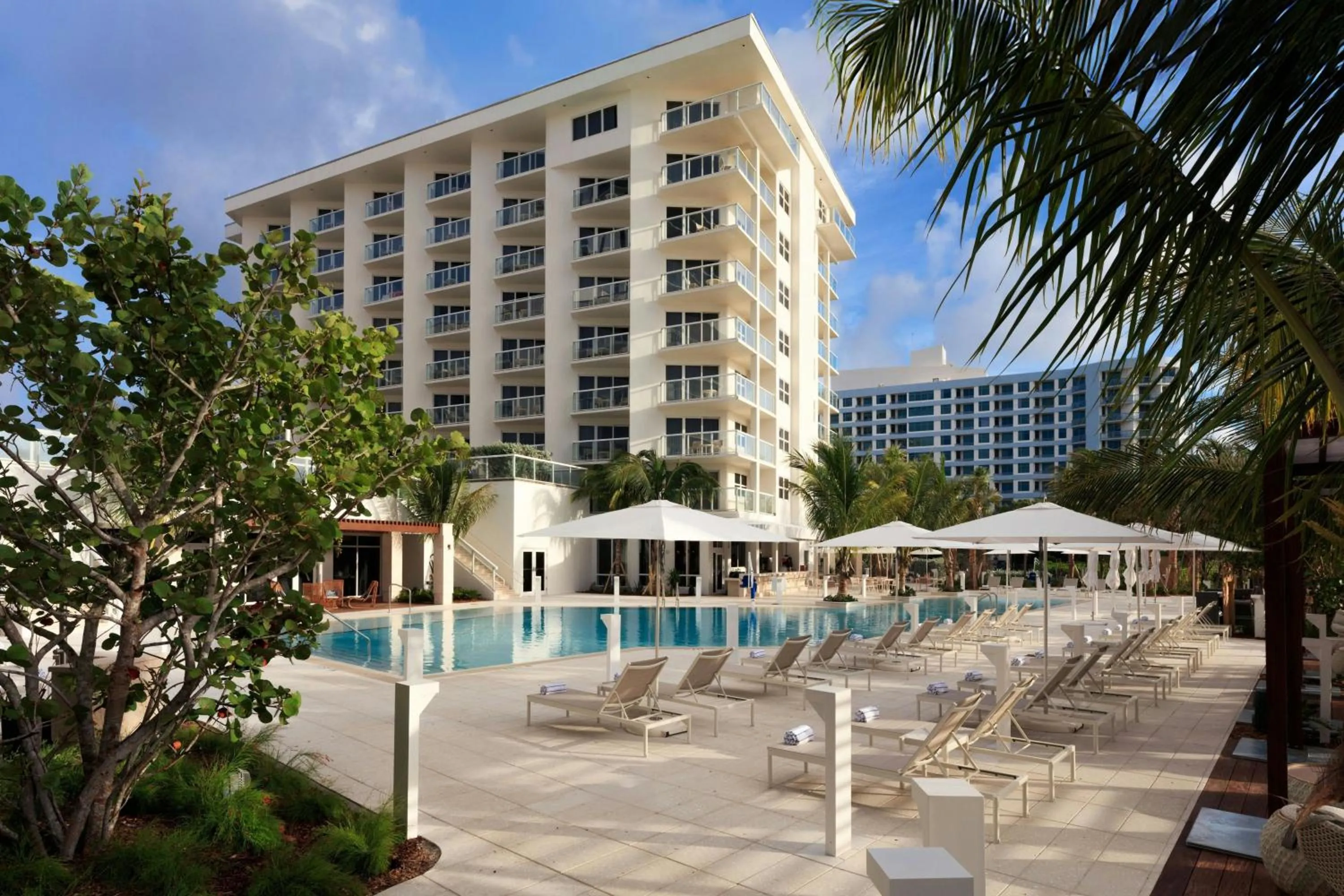 Swimming pool in Fort Lauderdale Marriott Pompano Beach Resort