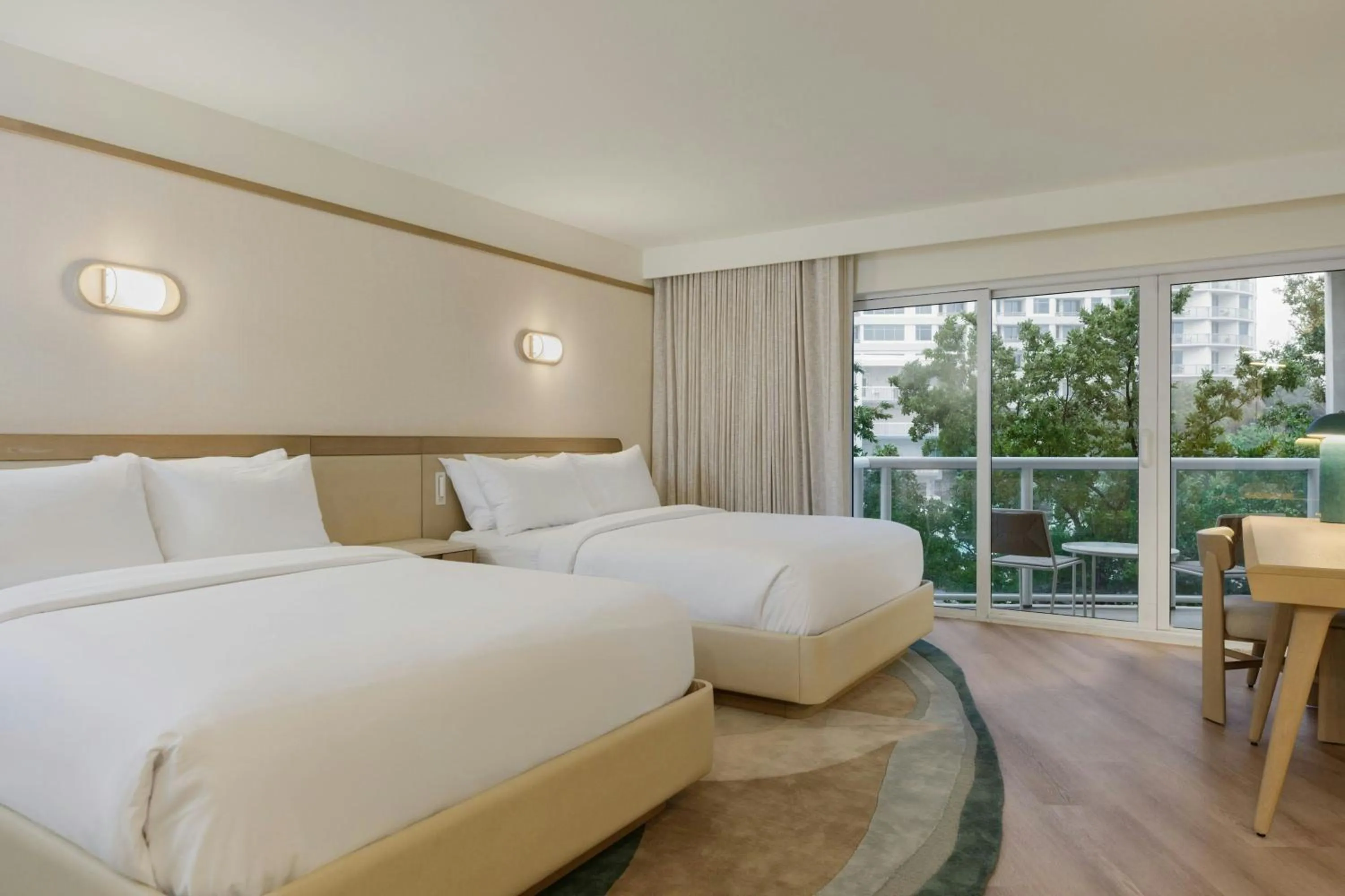 Photo of the whole room, Bed in Fort Lauderdale Marriott Pompano Beach Resort