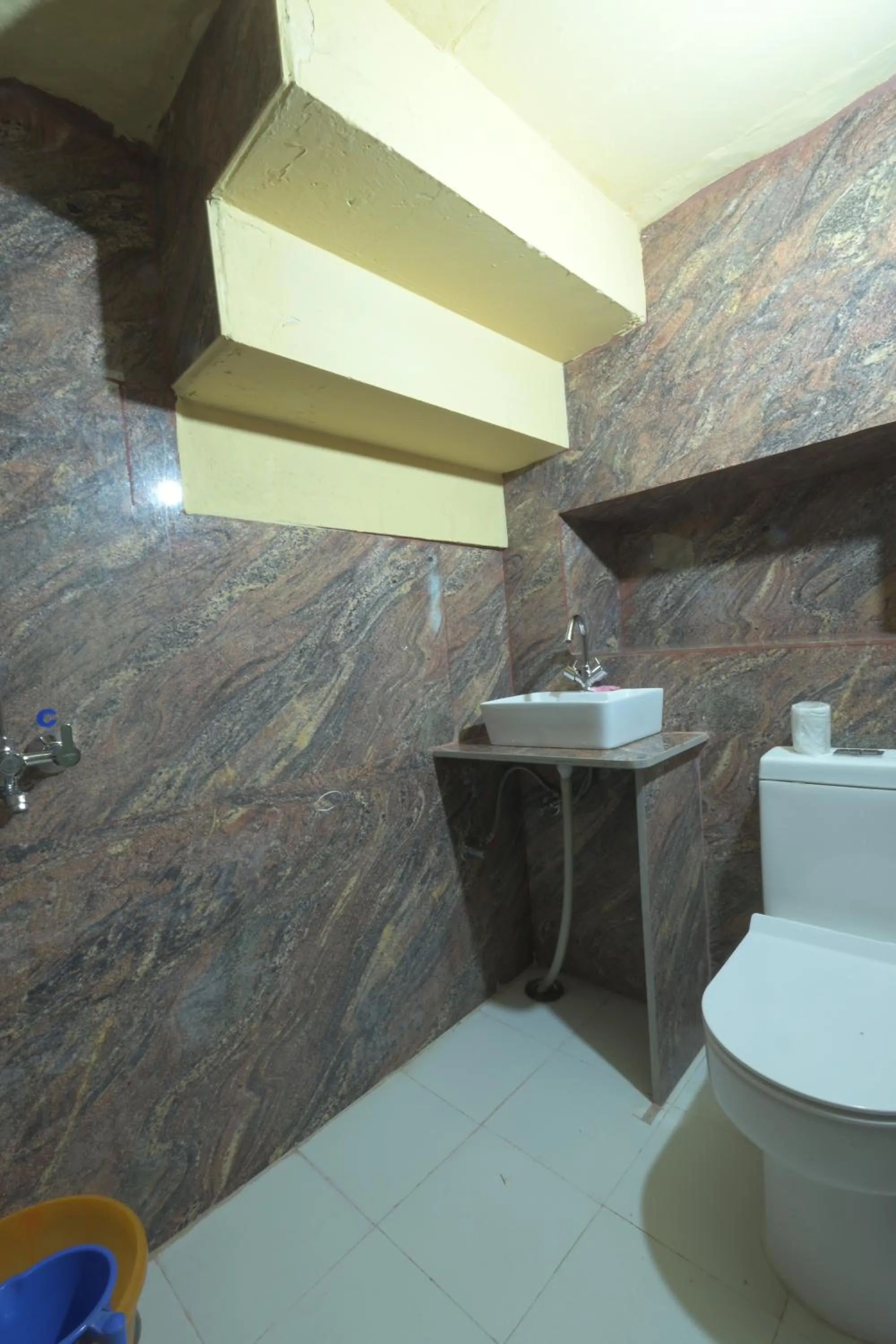 Deepak Hotel & Restaurant