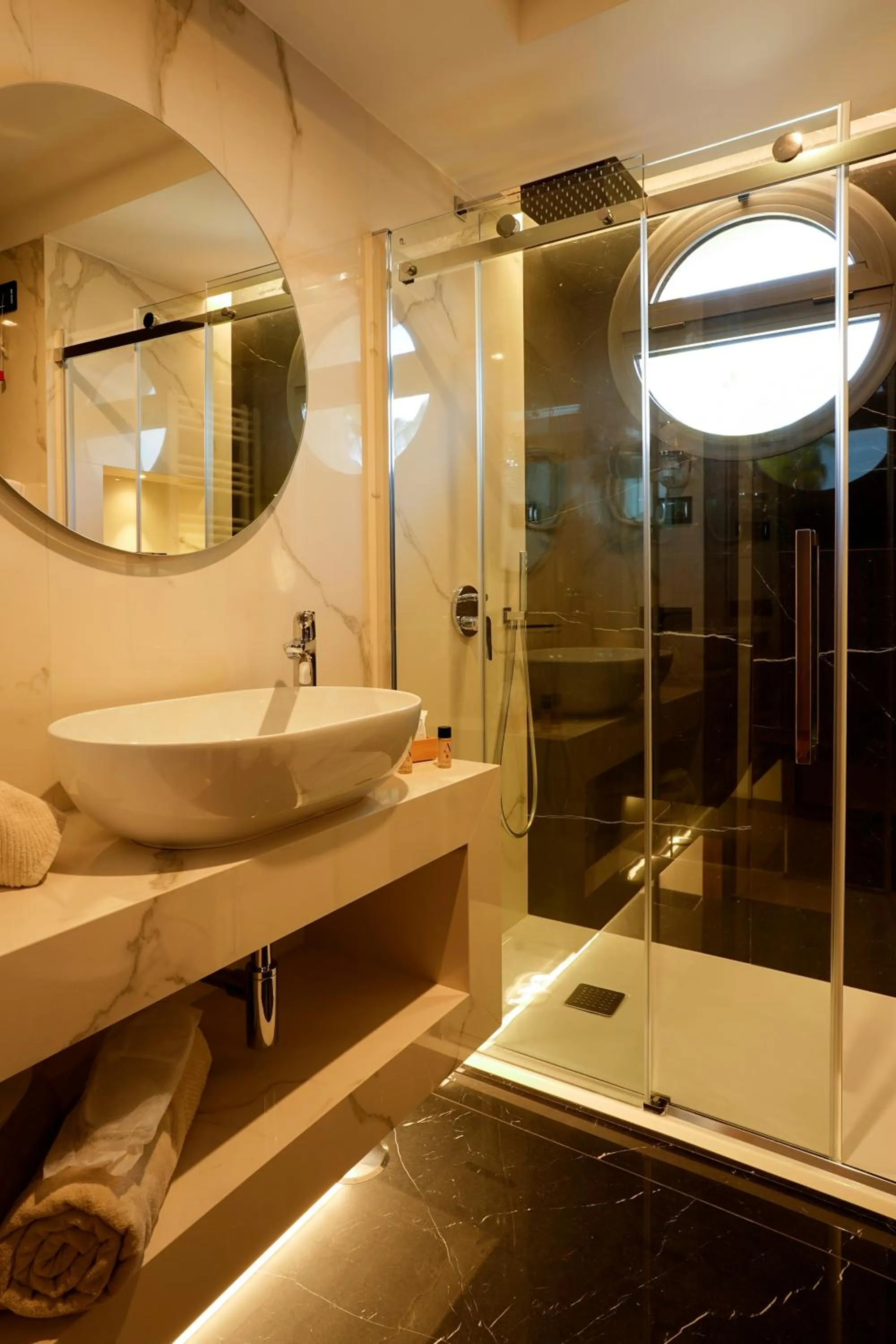 Shower in Hotel Bellavista