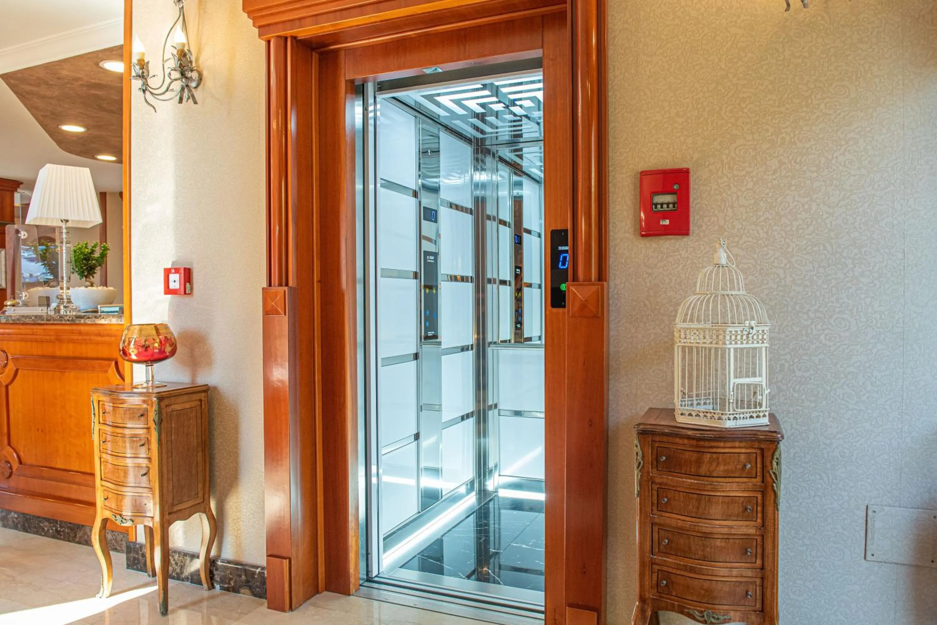 elevator in Hotel Bellavista