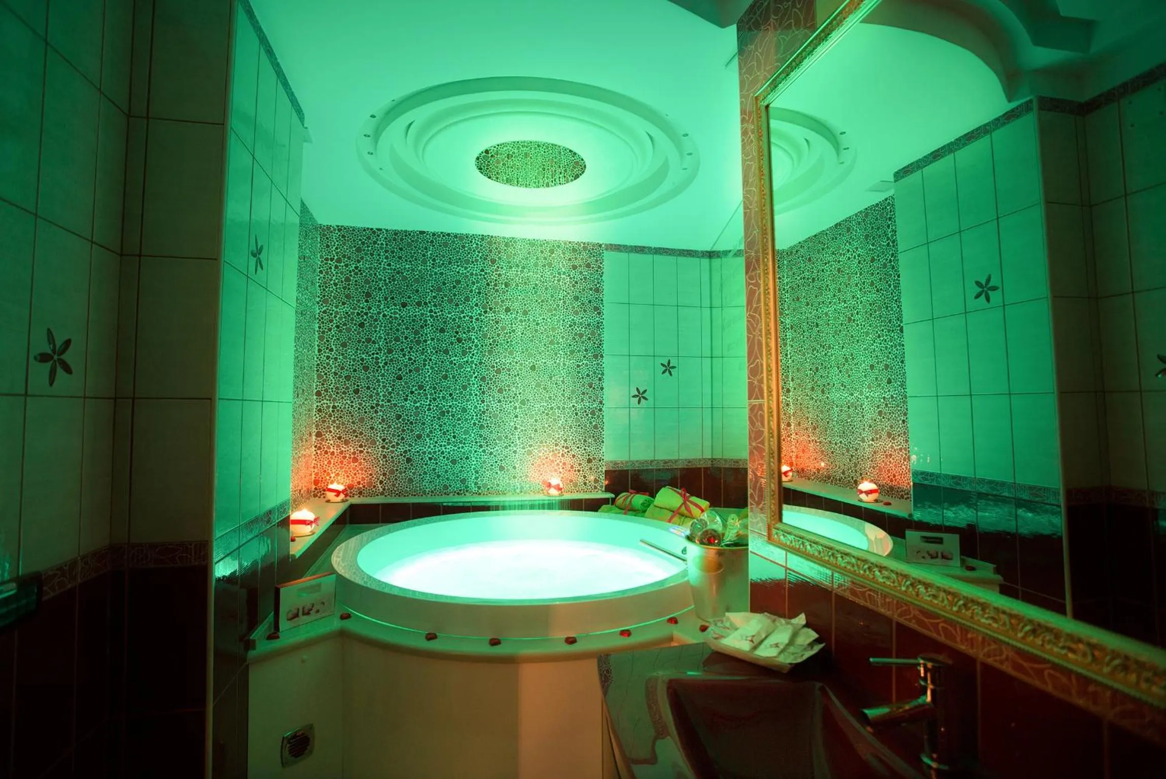 Hot Tub in Hotel Bellavista