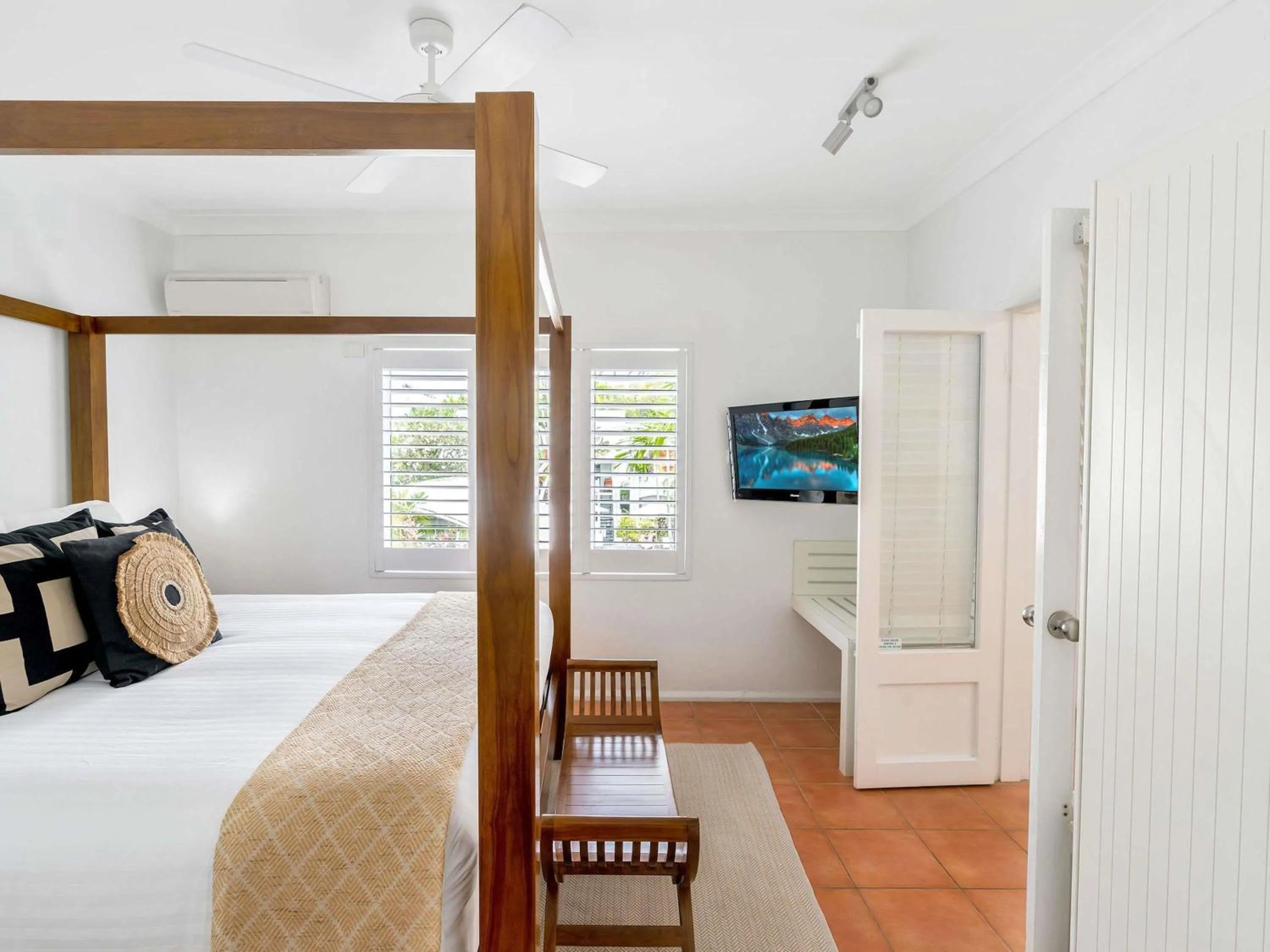 Bedroom, Bed in The Reef House Adults Retreat - Enjoy 28 Complimentary Inclusions
