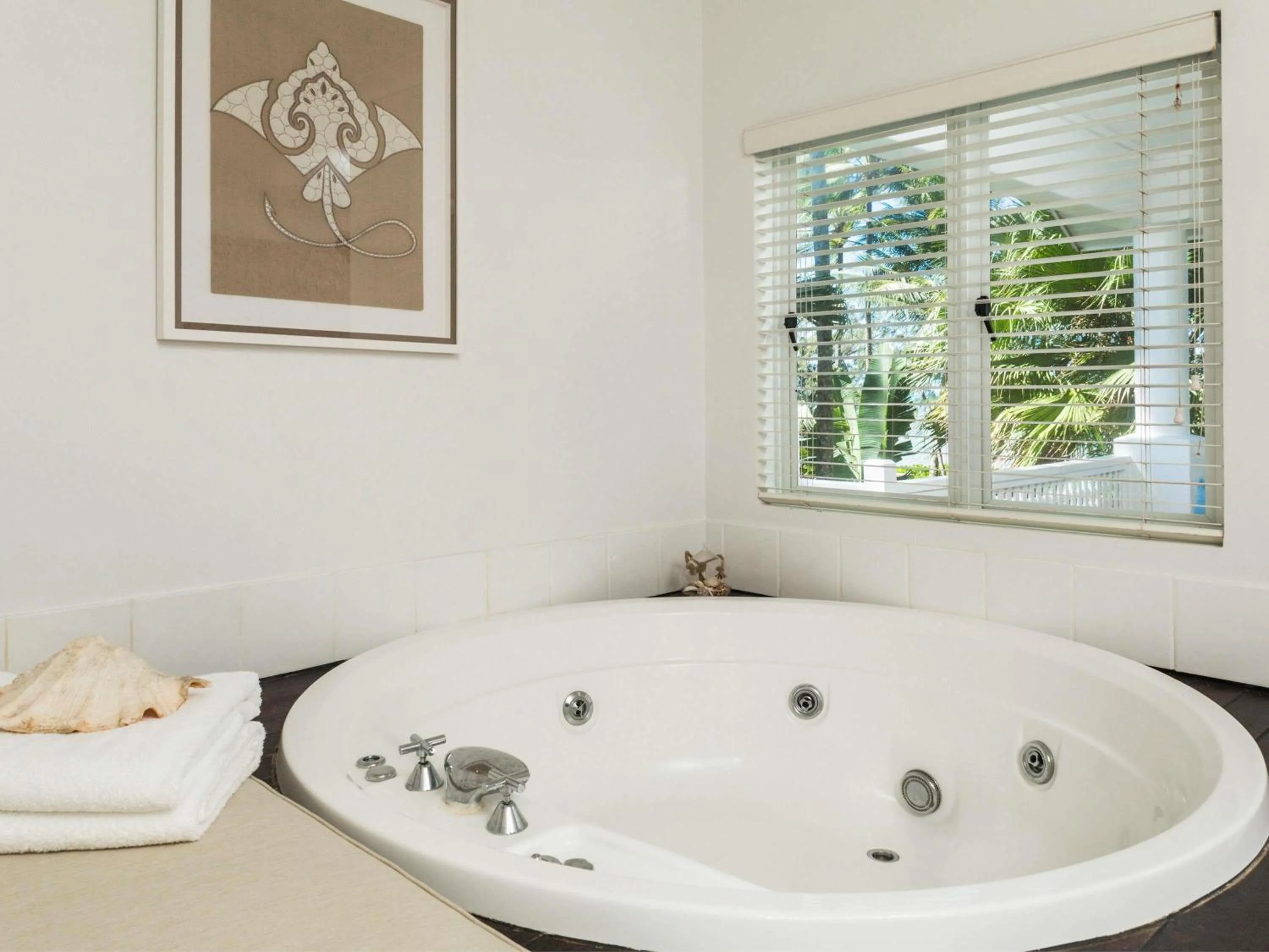 Bedroom in The Reef House Adults Retreat - Enjoy 28 Complimentary Inclusions