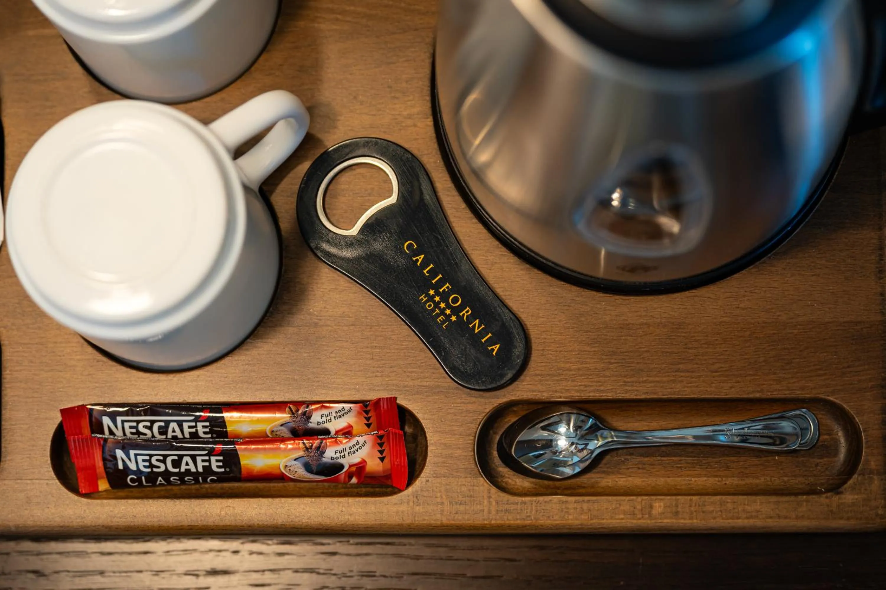 Coffee/tea facilities in Hotel California by Aycon