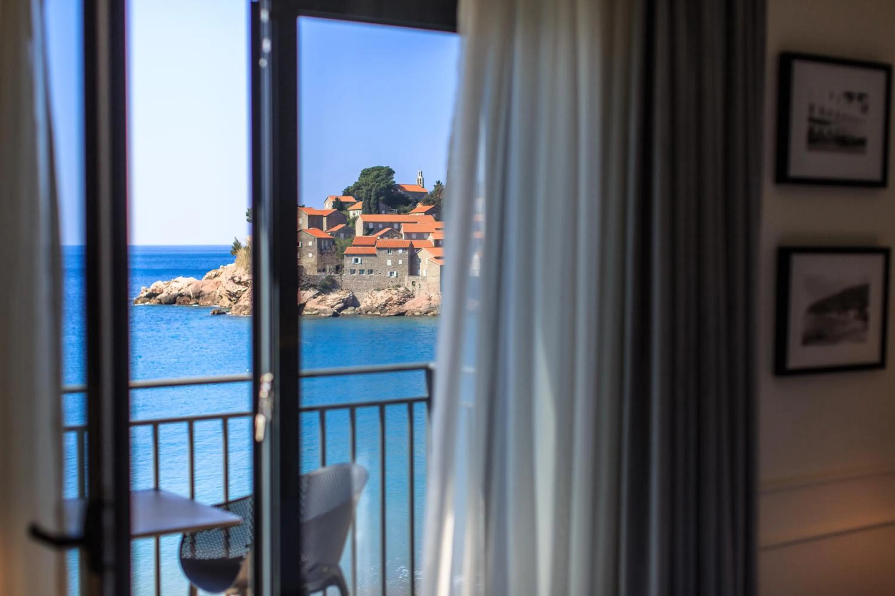 Sea view in Hotel California by Aycon