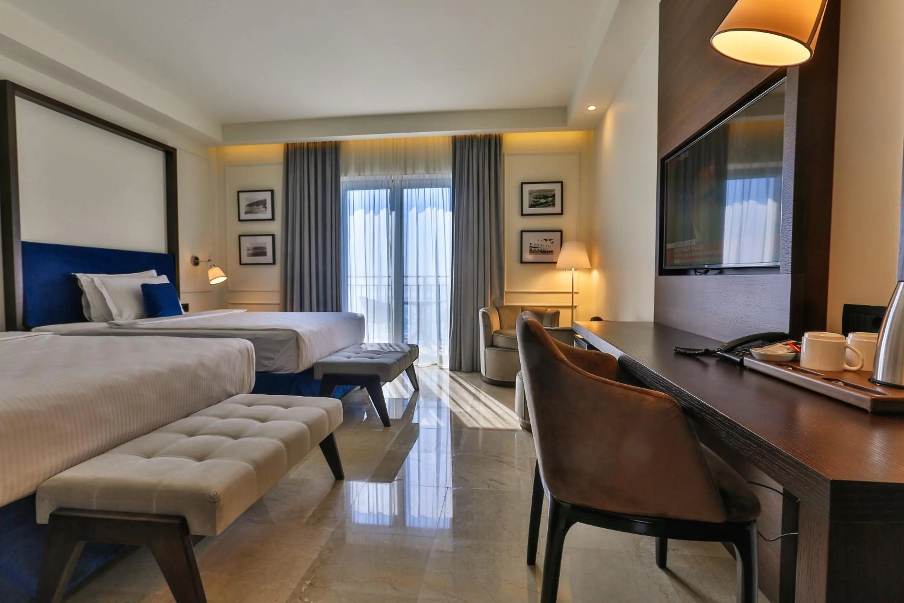 Bedroom, Bed in Hotel California by Aycon