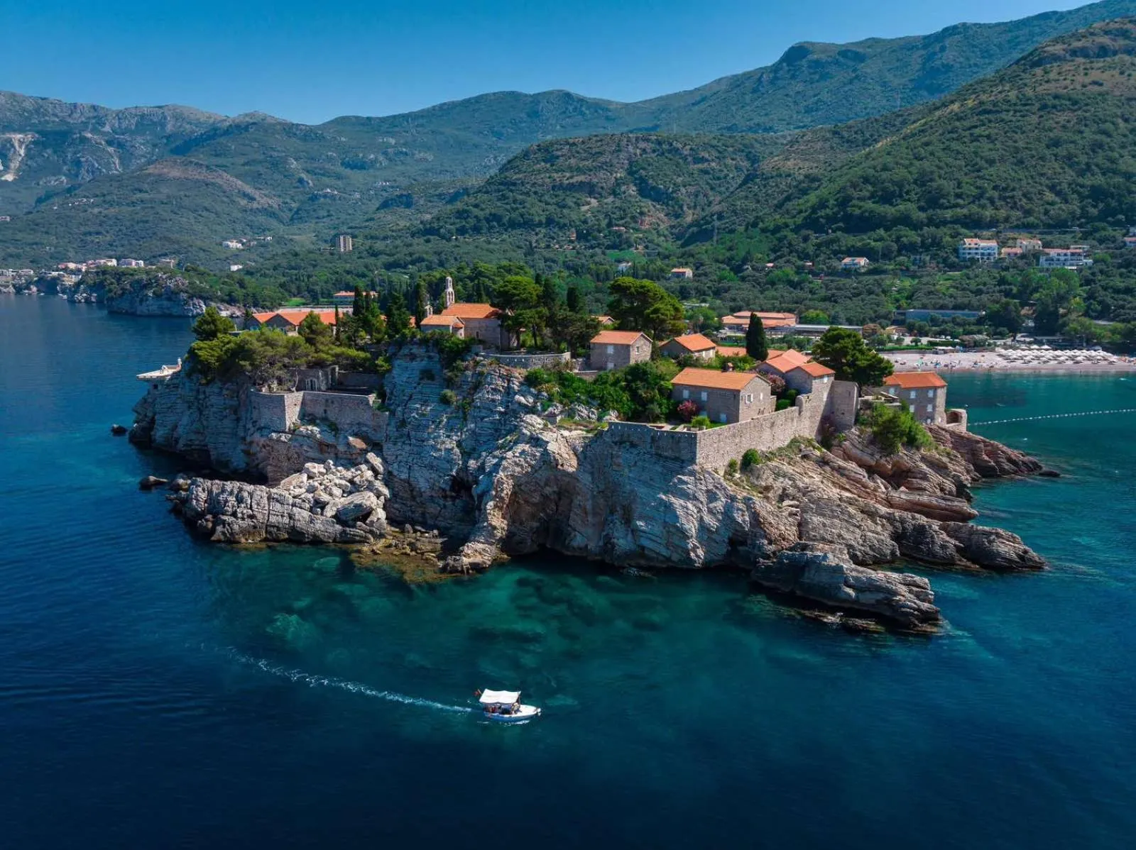 Property building in Hotel California by Aycon