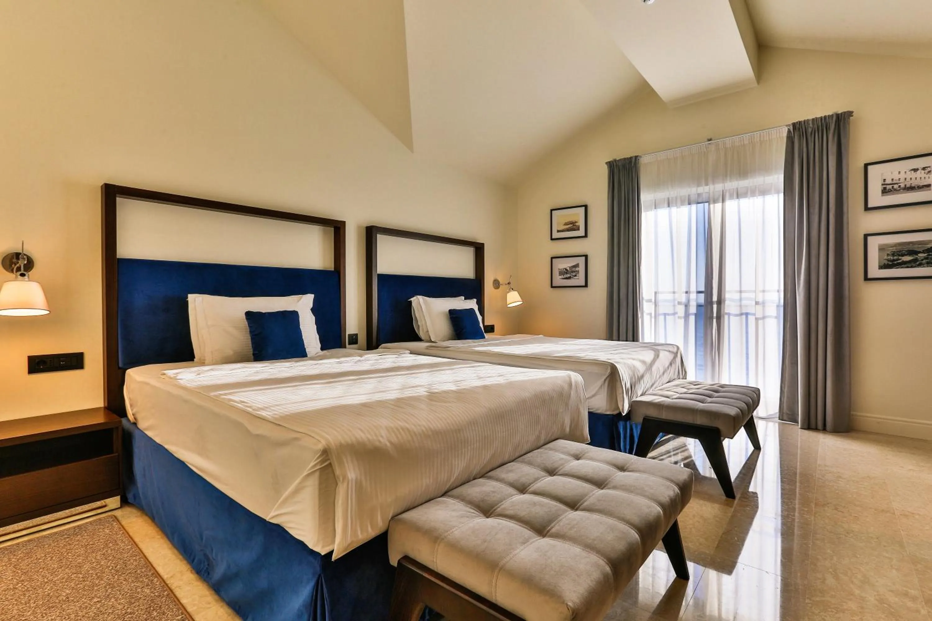 Bedroom, Bed in Hotel California by Aycon