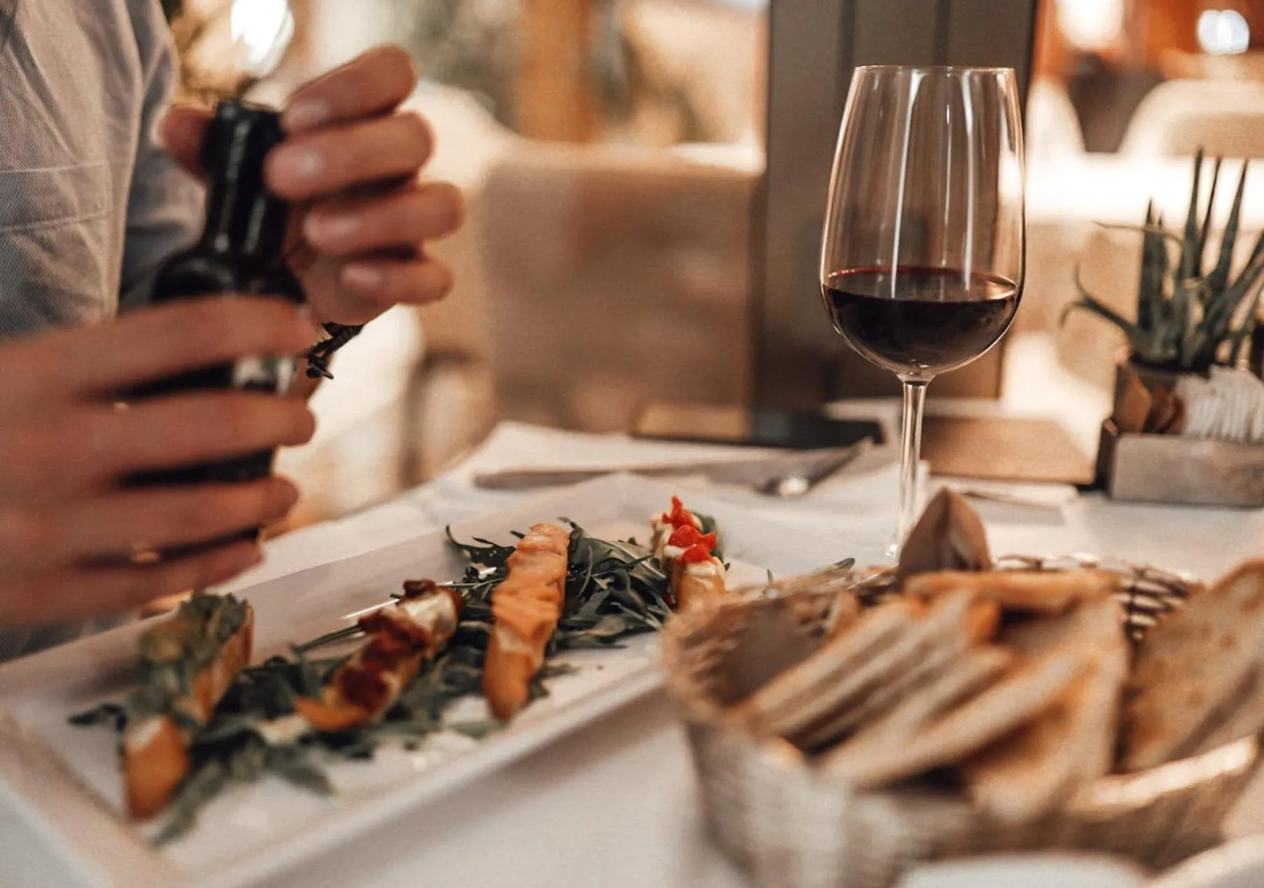 Restaurant/places to eat in Hotel California by Aycon