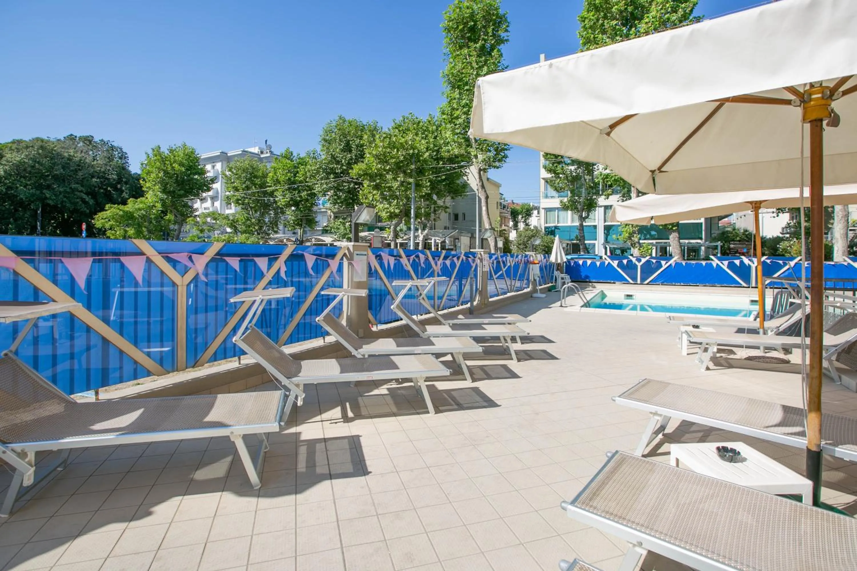 Swimming pool in Hotel Atlas