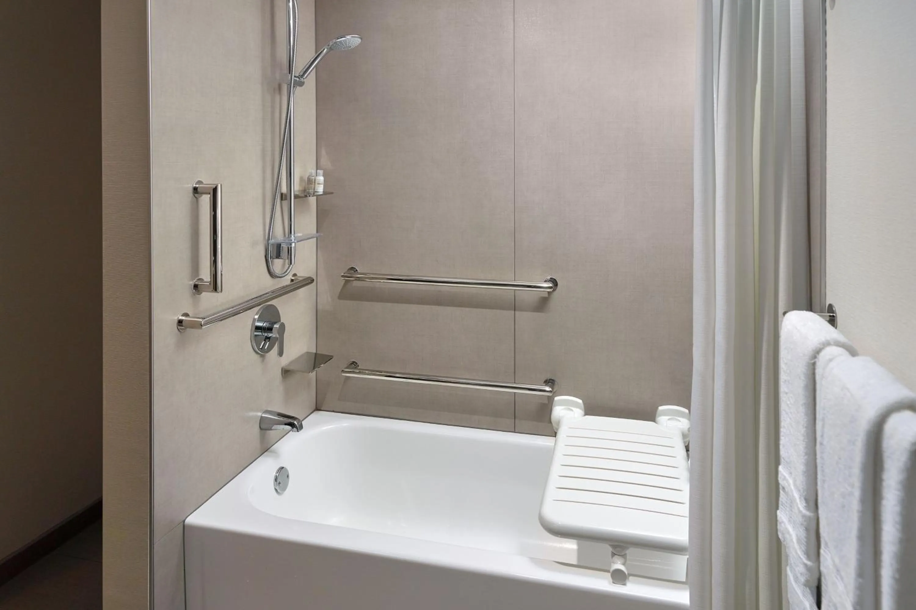 Bathroom in Sheraton Imperial Hotel Raleigh-Durham Airport at Research Triangle Park