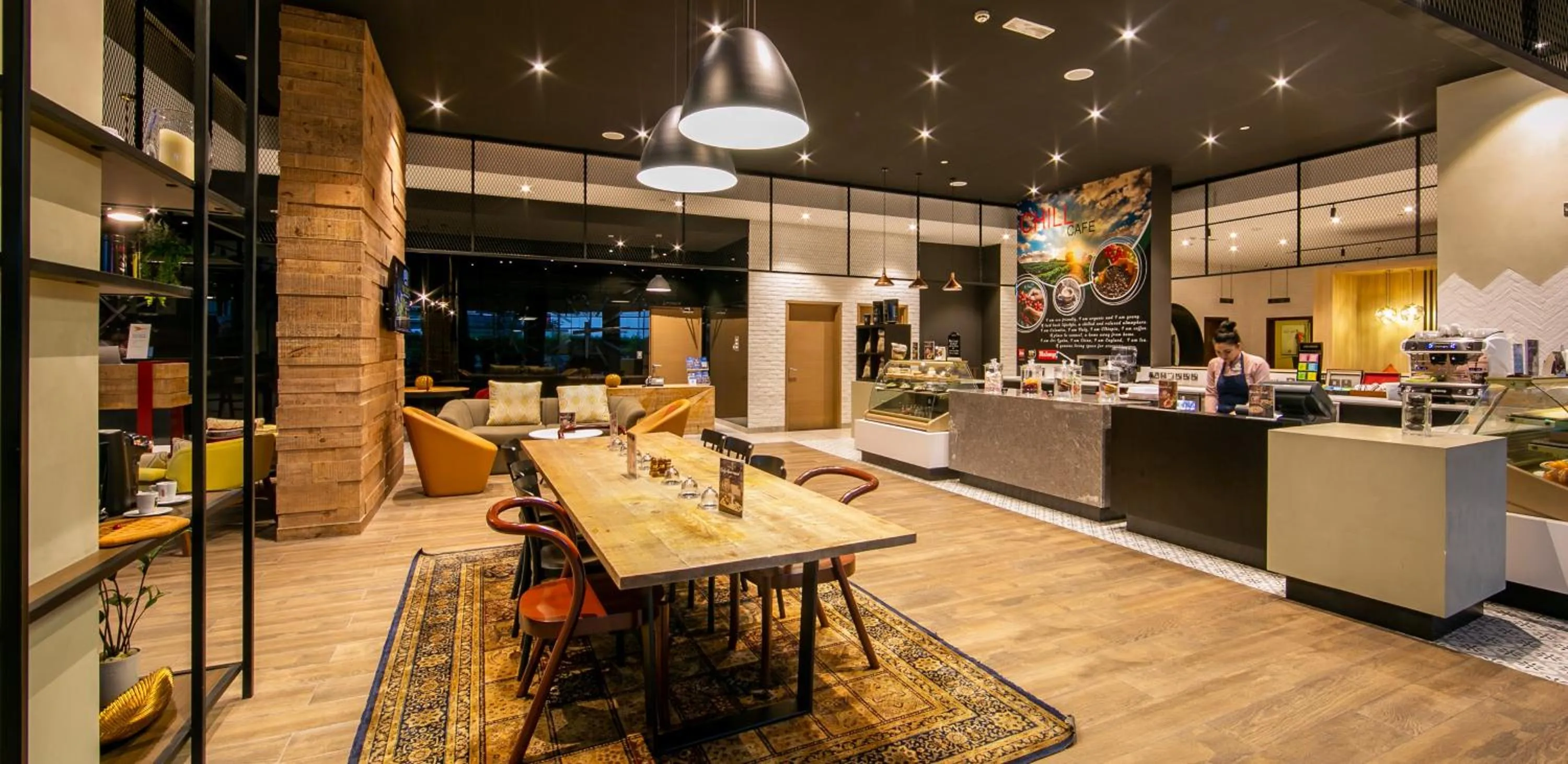 Restaurant/places to eat in Ibis Al Barsha