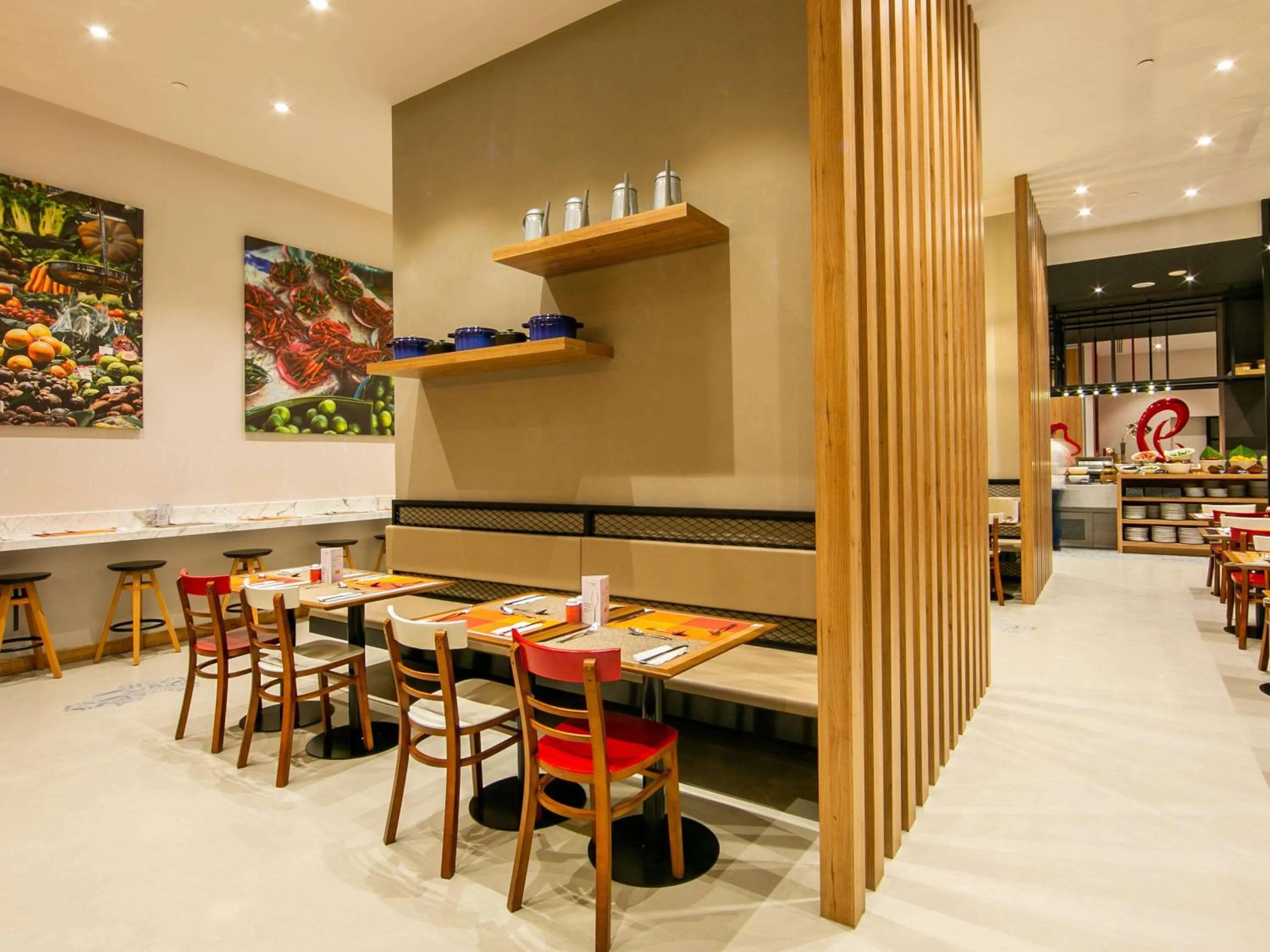 Restaurant/places to eat in Ibis Al Barsha