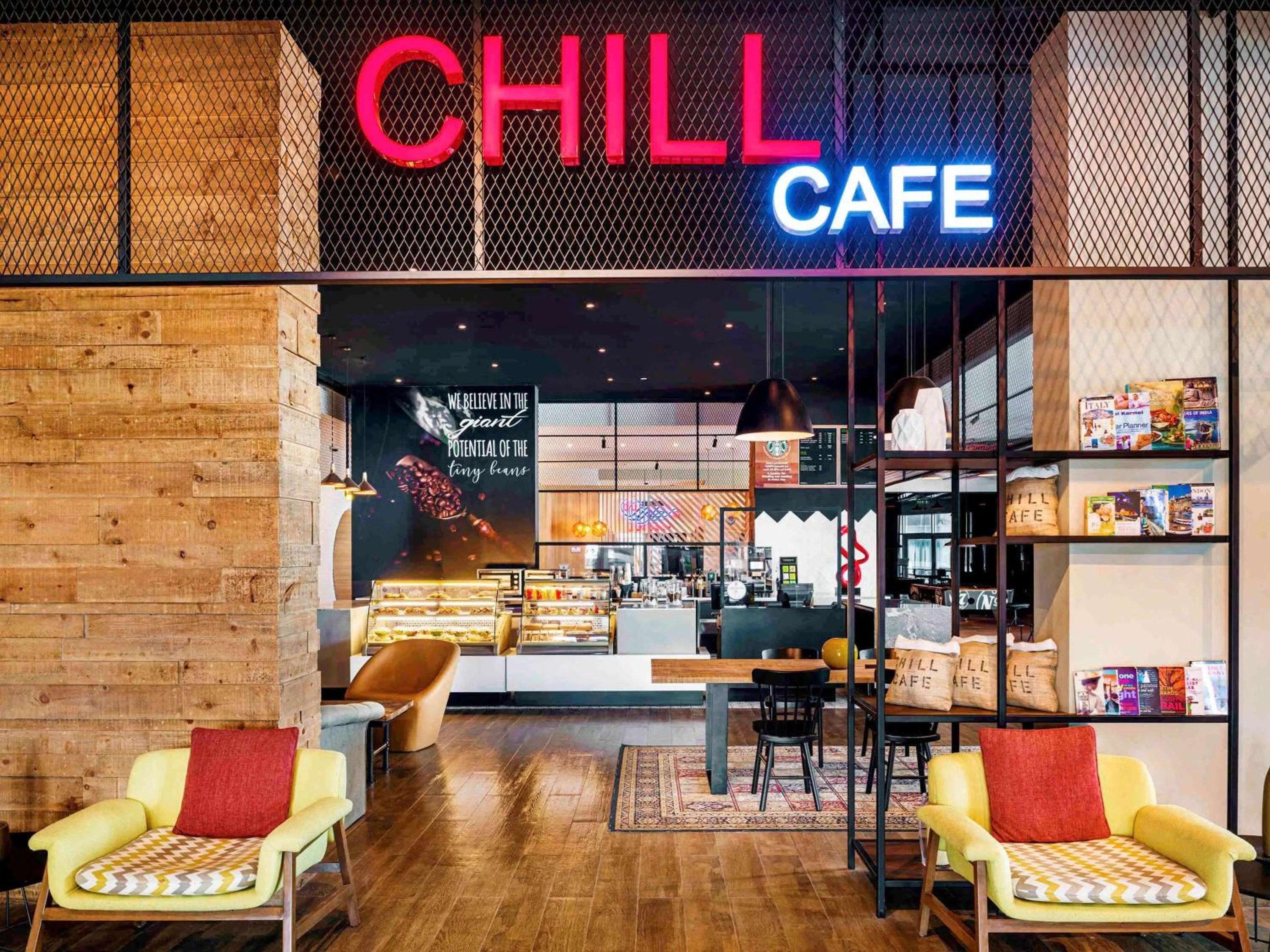 Restaurant/places to eat in Ibis Al Barsha