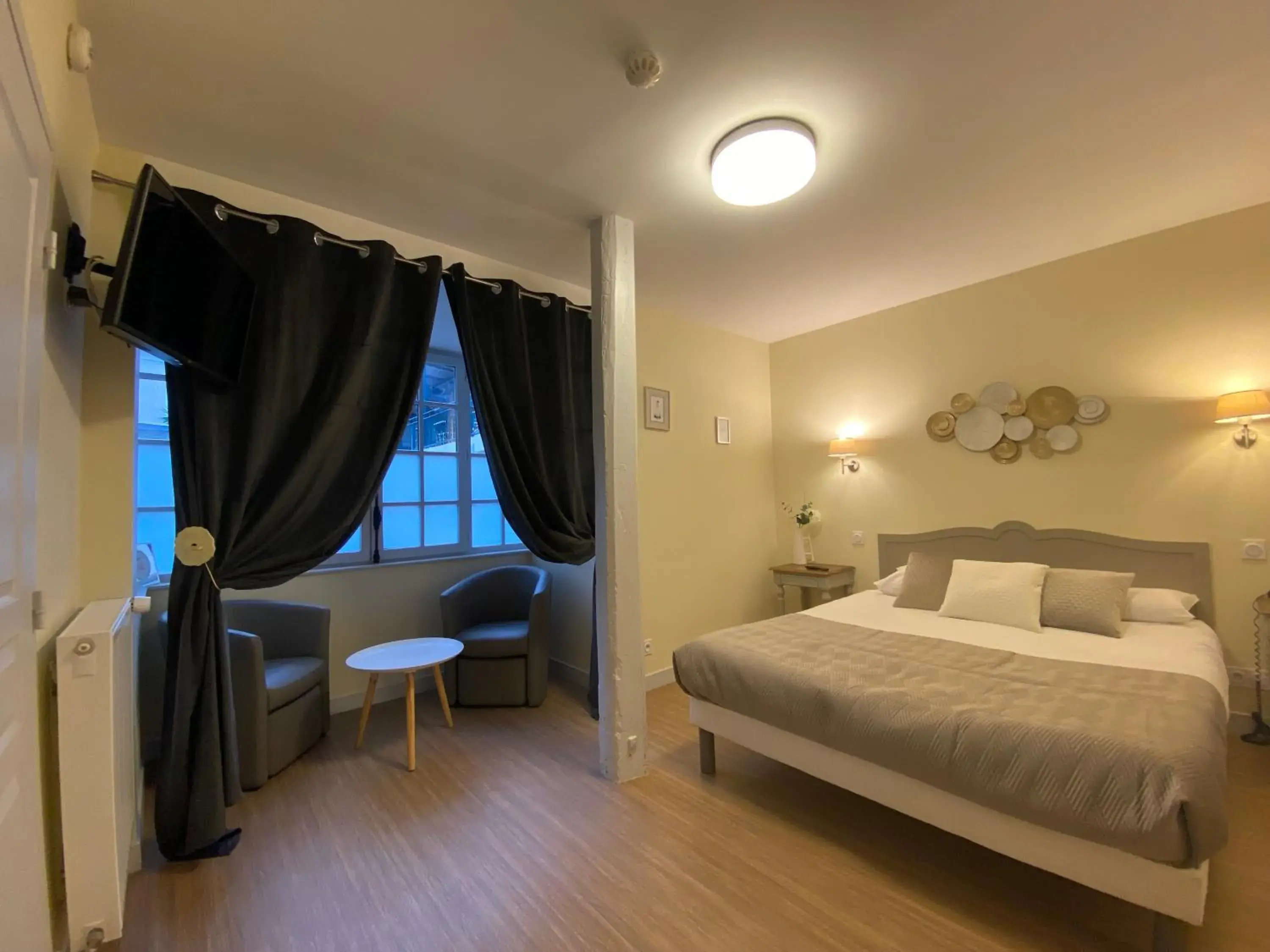 Comfort Double Room in Hôtel Relais du Loir Comfort Double Room in Hôtel Relais du Loir